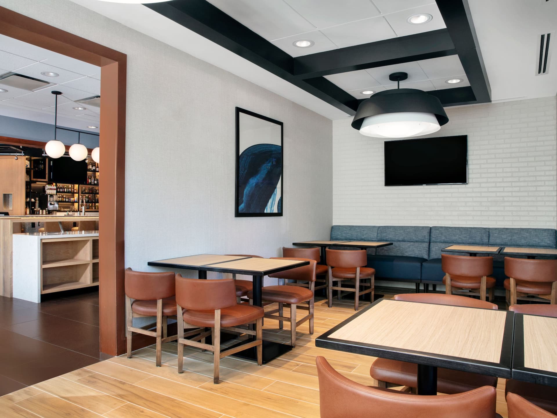 Hyatt Place Raleigh / Cary Sunroom Breakfast Seating