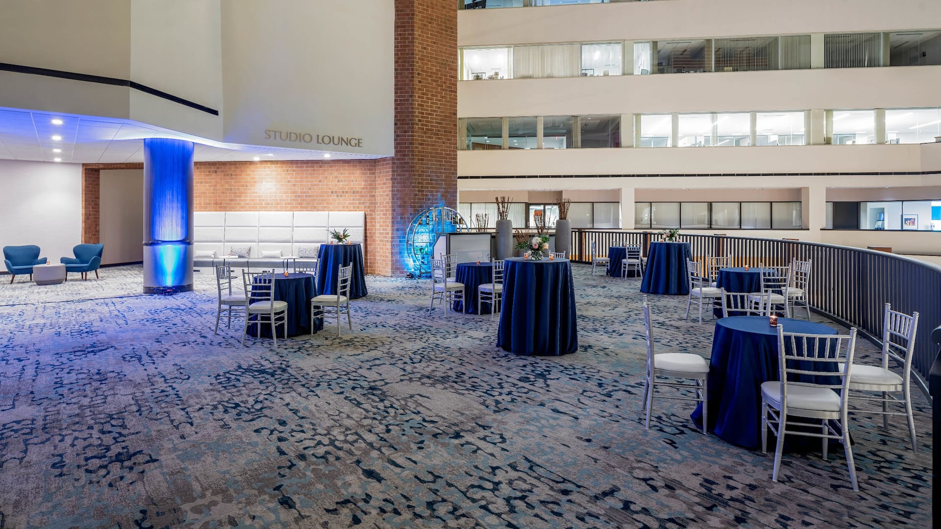 Hyatt Regency Indianapolis Studio Lounge Social