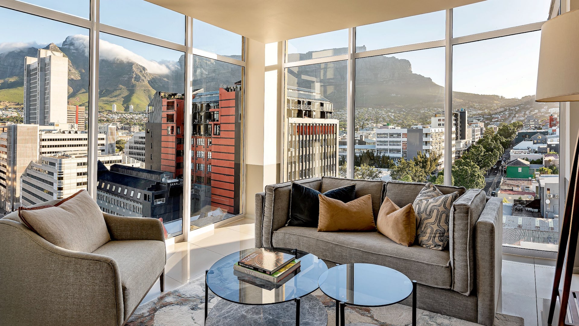 Hyatt Regency Cape Town Guestroom with Mountain View
