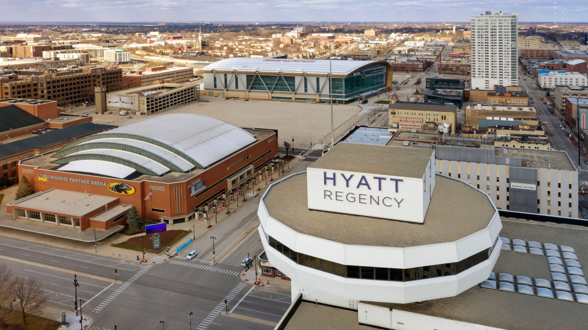 Aerial view of Hyatt Regency Milwaukee