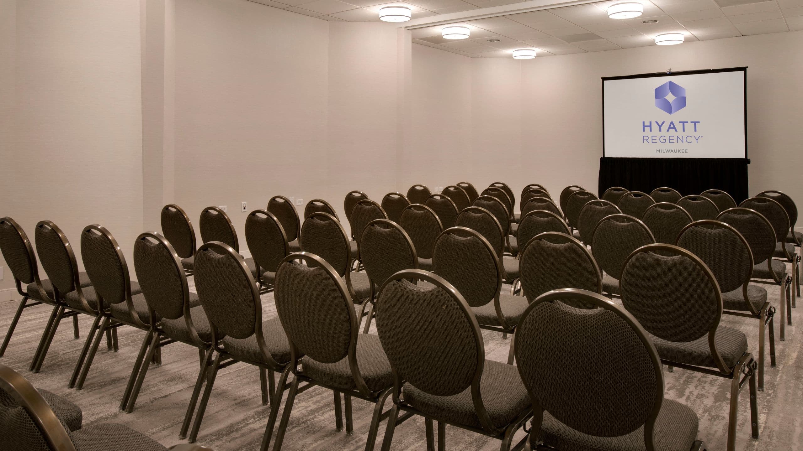 Hyatt Regency Milwaukee Renovated Breakout Theatre