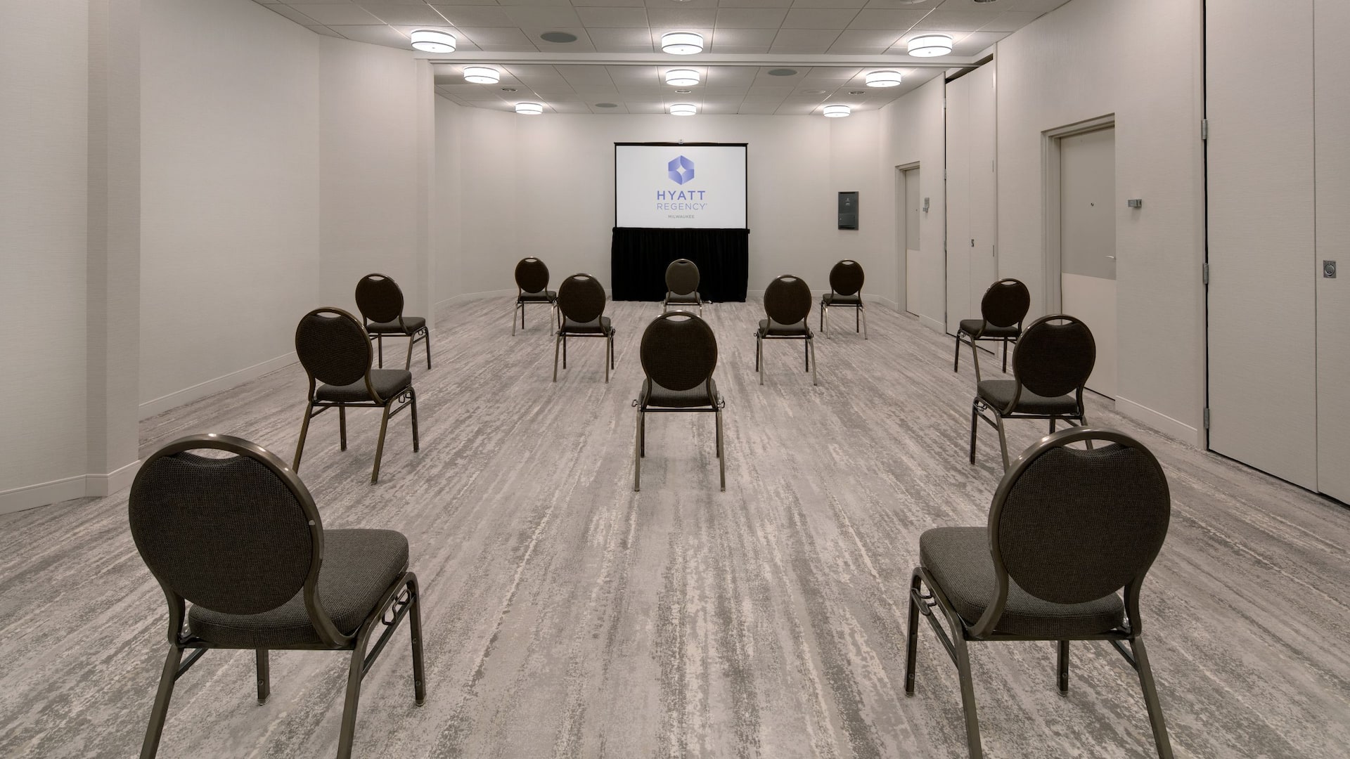 Hyatt Regency Milwaukee Renovated Breakout Theatre Social Distance