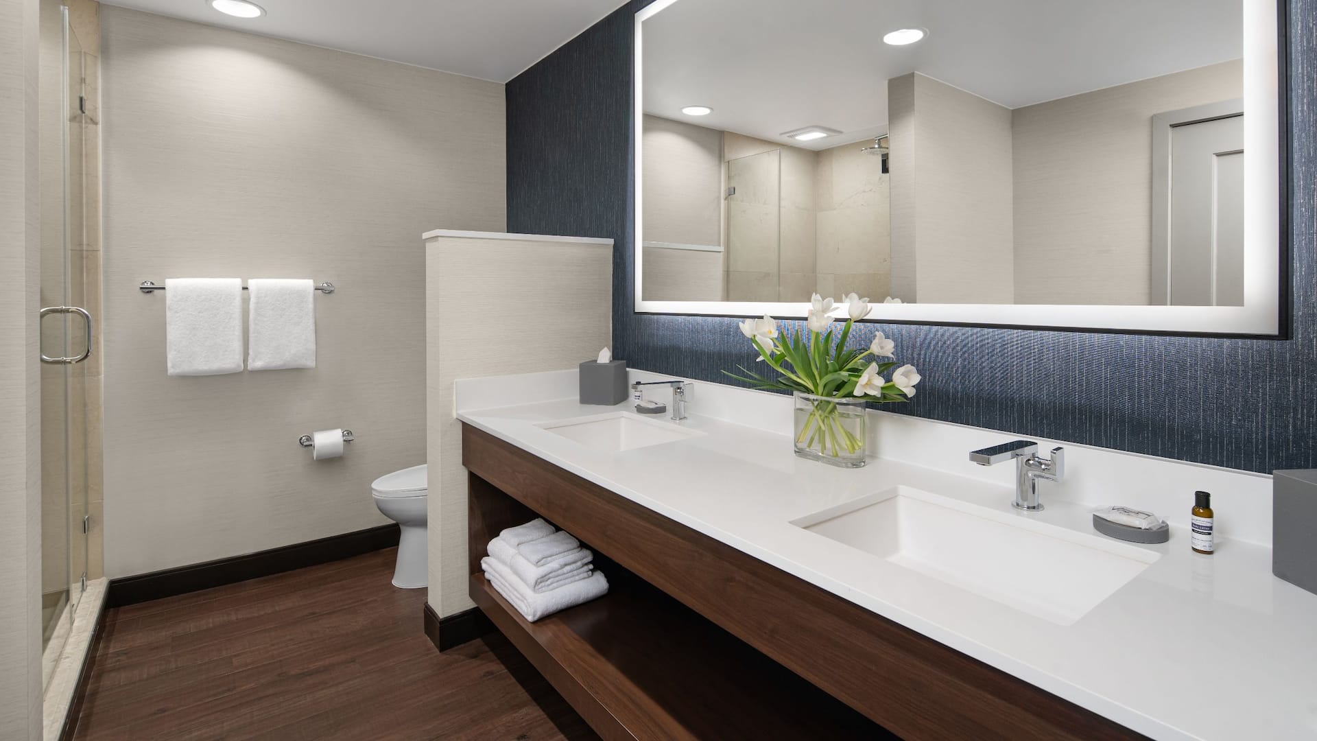 第 5，共 6 Hyatt Regency Westlake Promenade Suite Master Bath