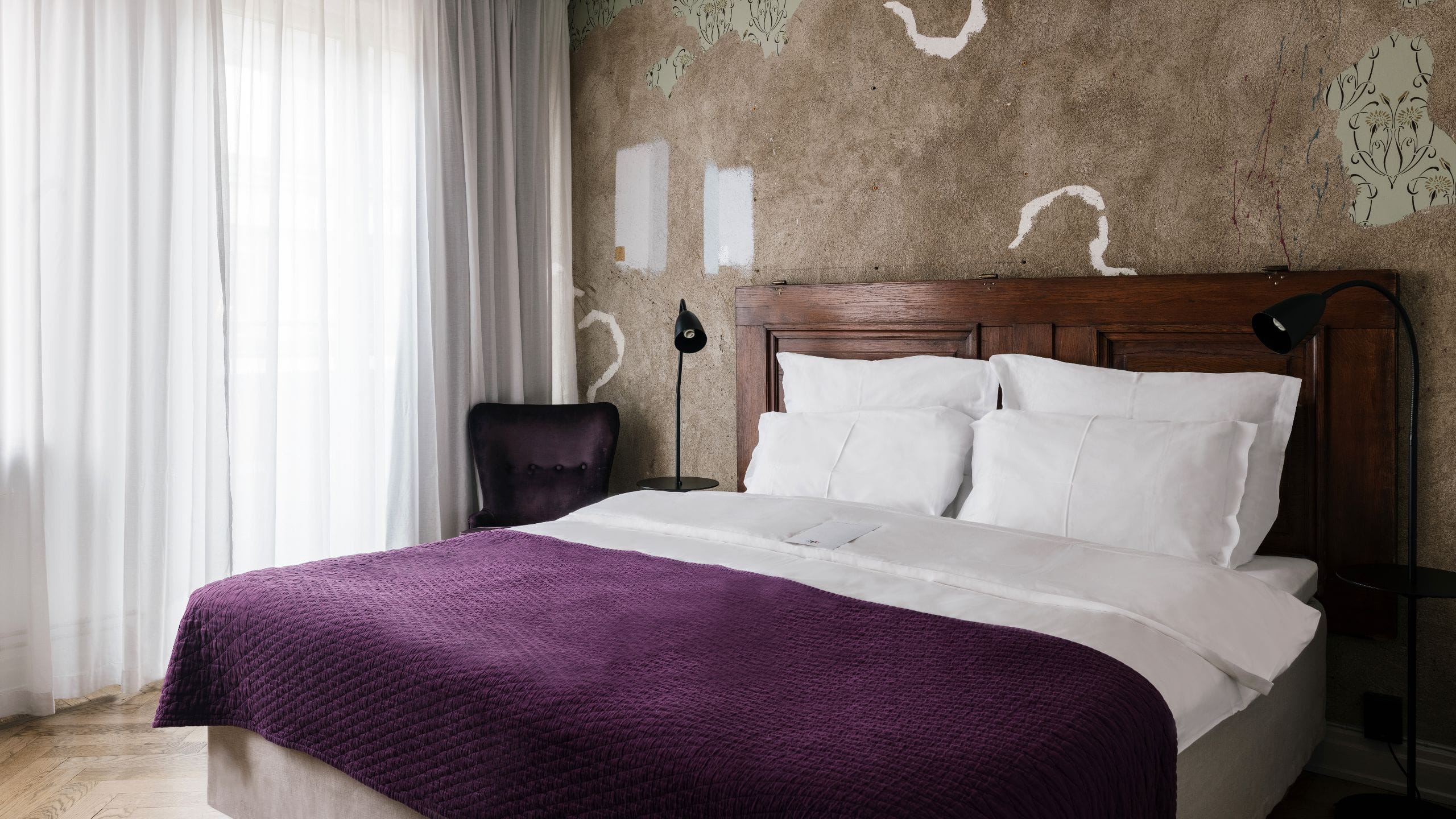 2 von 7 Story Hotel Riddargatan King Guestroom with Balcony
