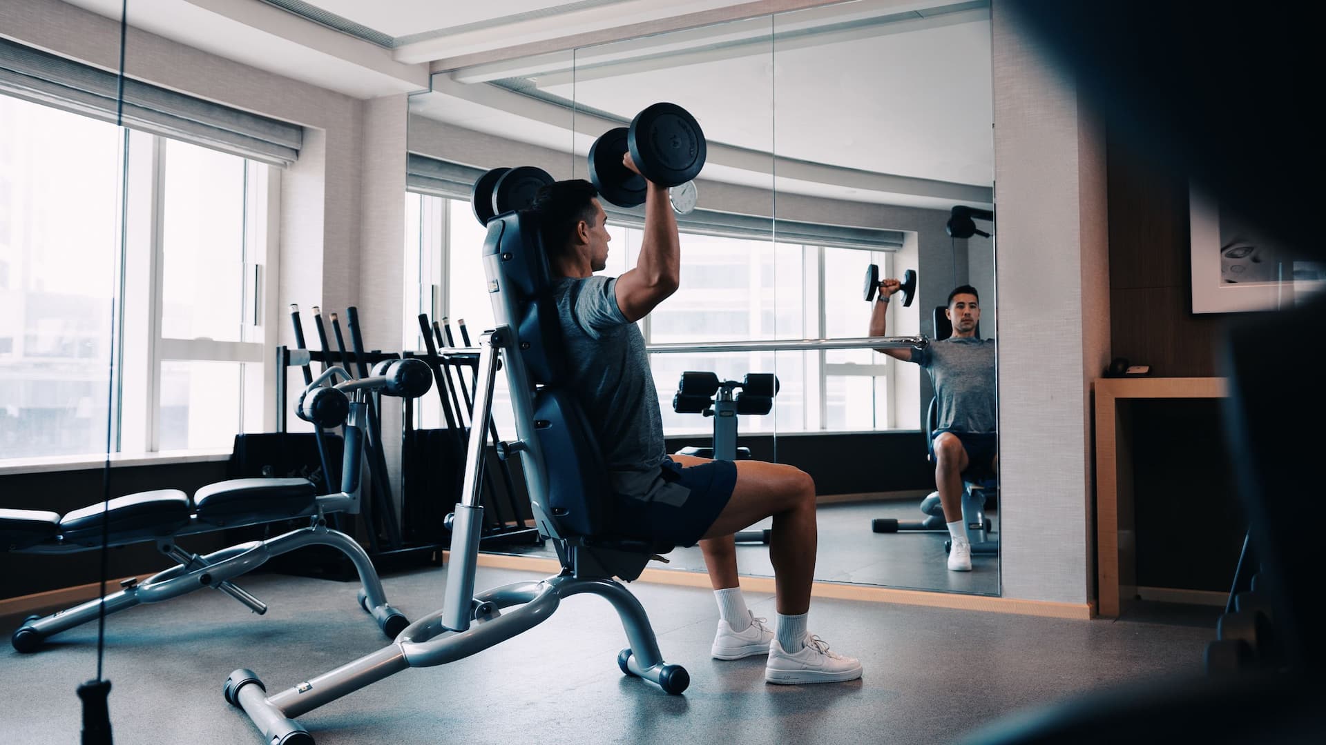 Hyatt Regency Hong Kong, Tsim Sha Tsui Fitness Centre Weight Training