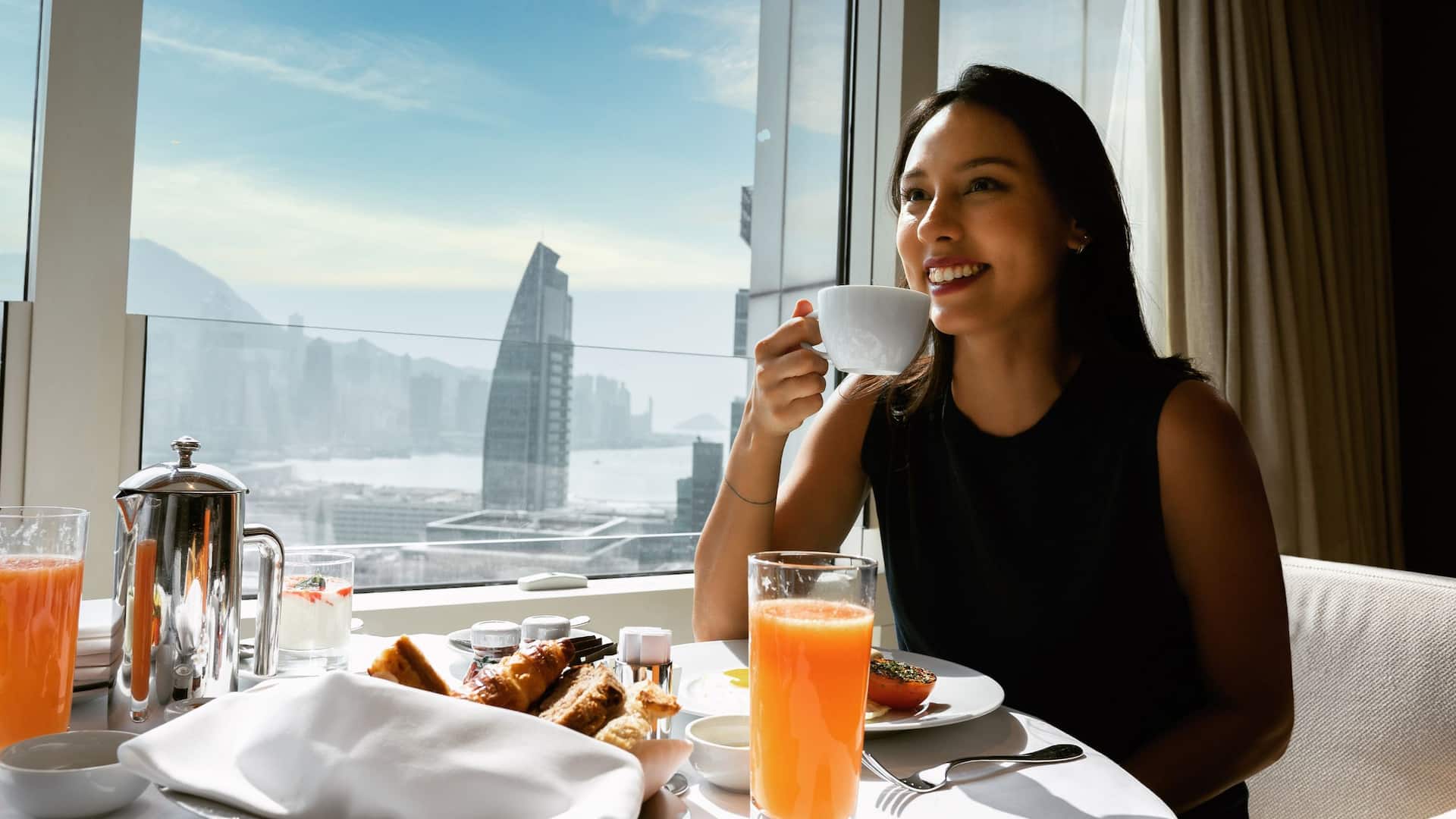 Hyatt Regency Hong Kong, Tsim Sha Tsui Executive Suite In Room Breakfast