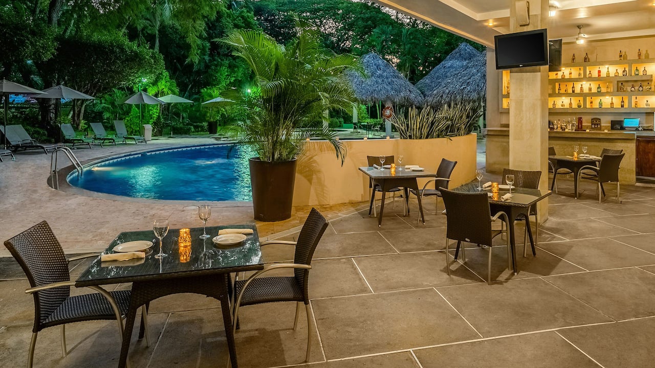 Pool Bar