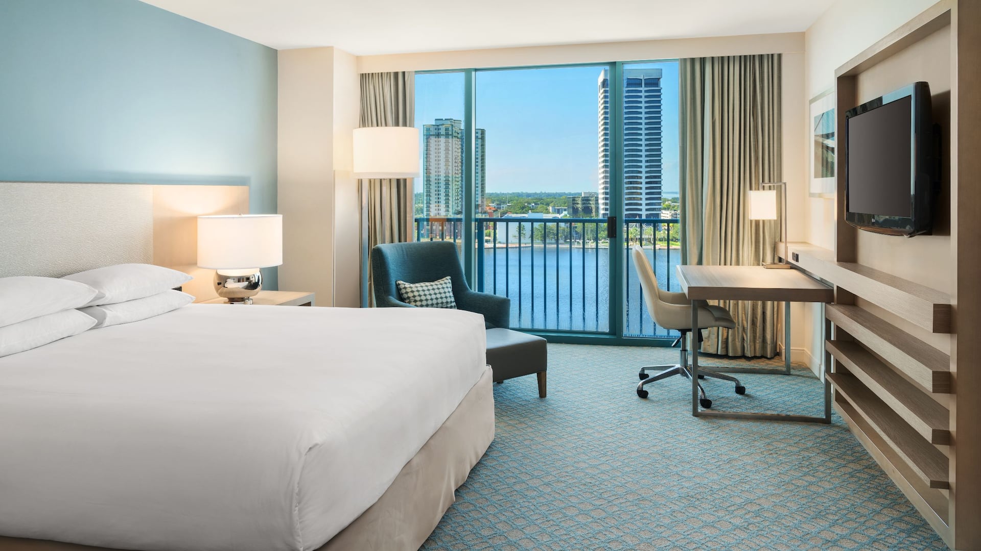 Hyatt Regency Jacksonville Riverfront Riverview King Guestroom