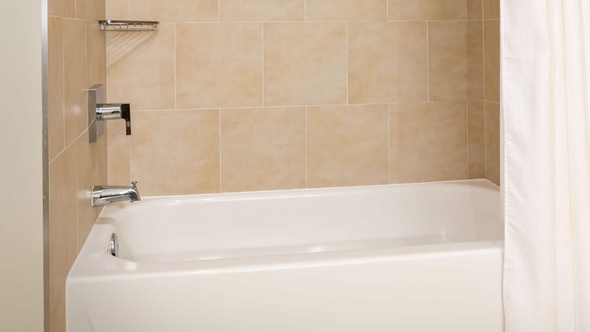 3 of 4 Hyatt Regency Jacksonville Riverfront Standard Bathroom Bathtub