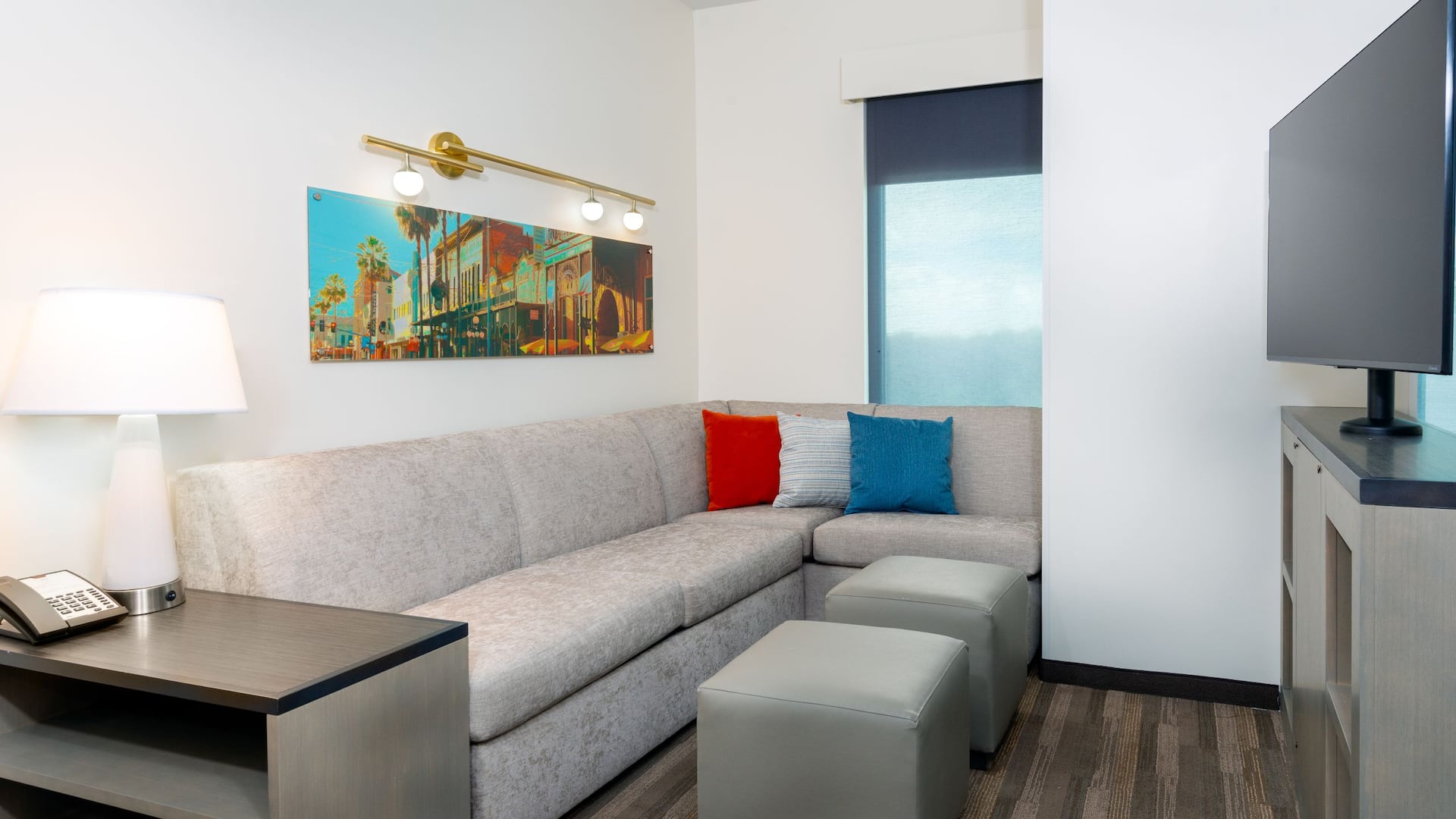 Hyatt House Tampa Airport / Westshore King Studio Living