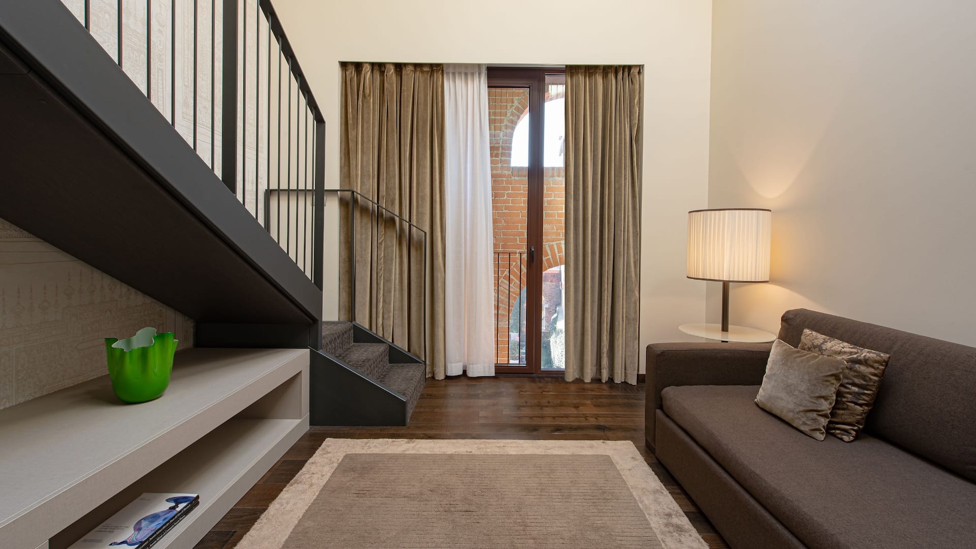 3 de 6 Hyatt Centric Murano Venice Duplex Suite Main Floor