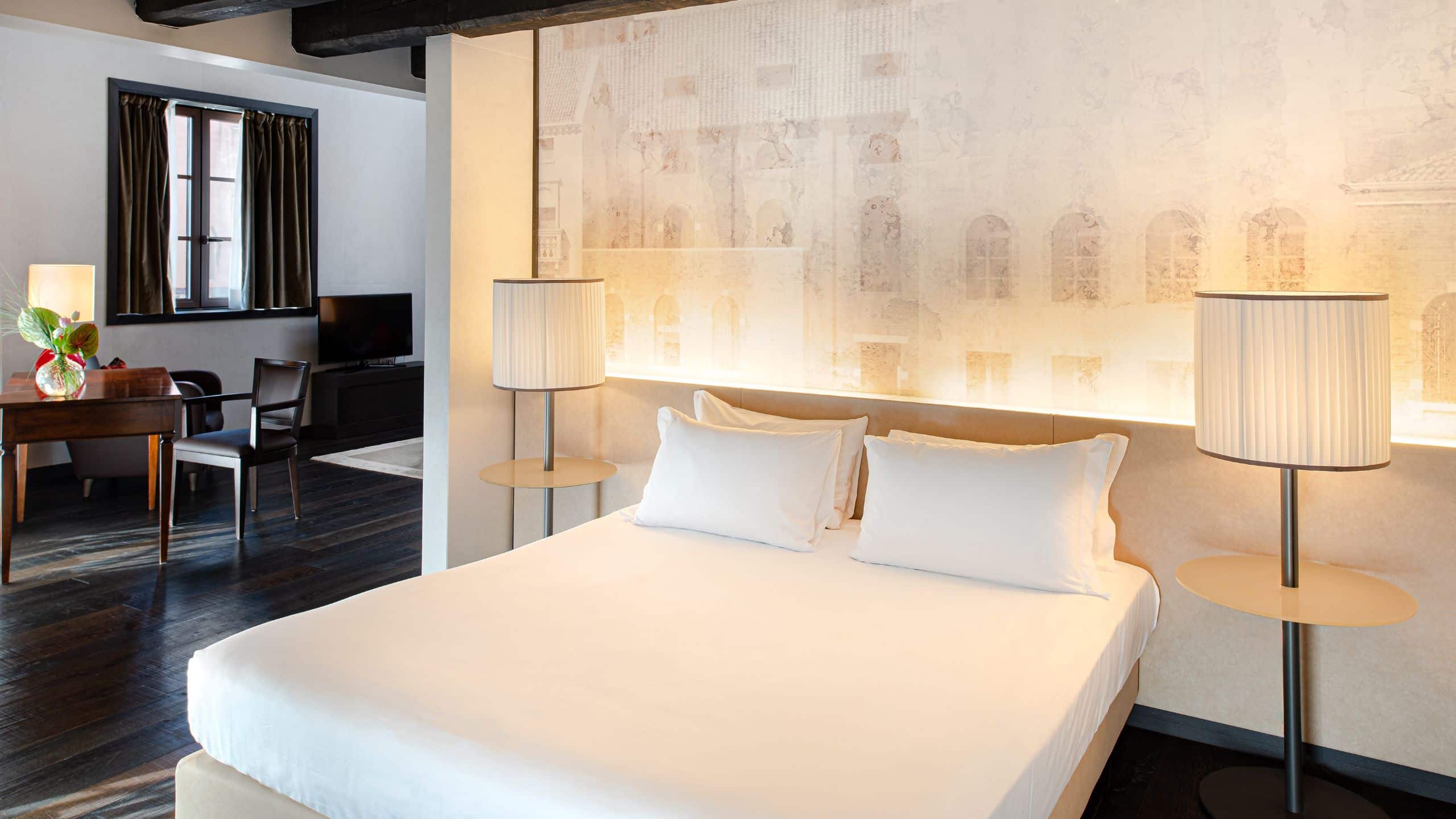 第 4，共 9 Hyatt Centric Murano Venice Grande Suite King Bed