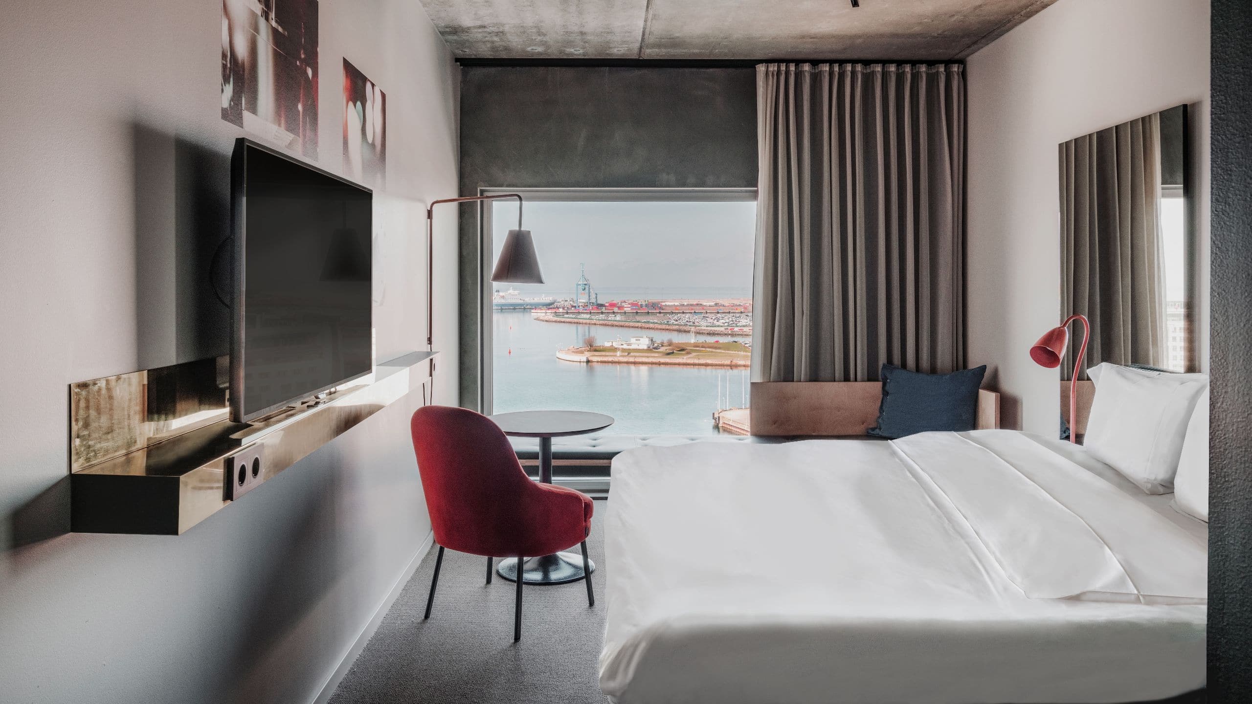 Story Hotel Studio Malmo King Guestroom Ocean View