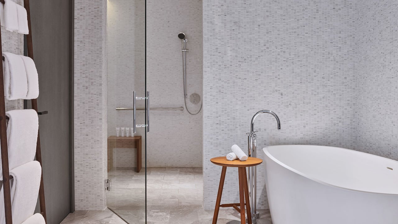 Bathroom Bathtub One Bedroom Vineyard View Suite