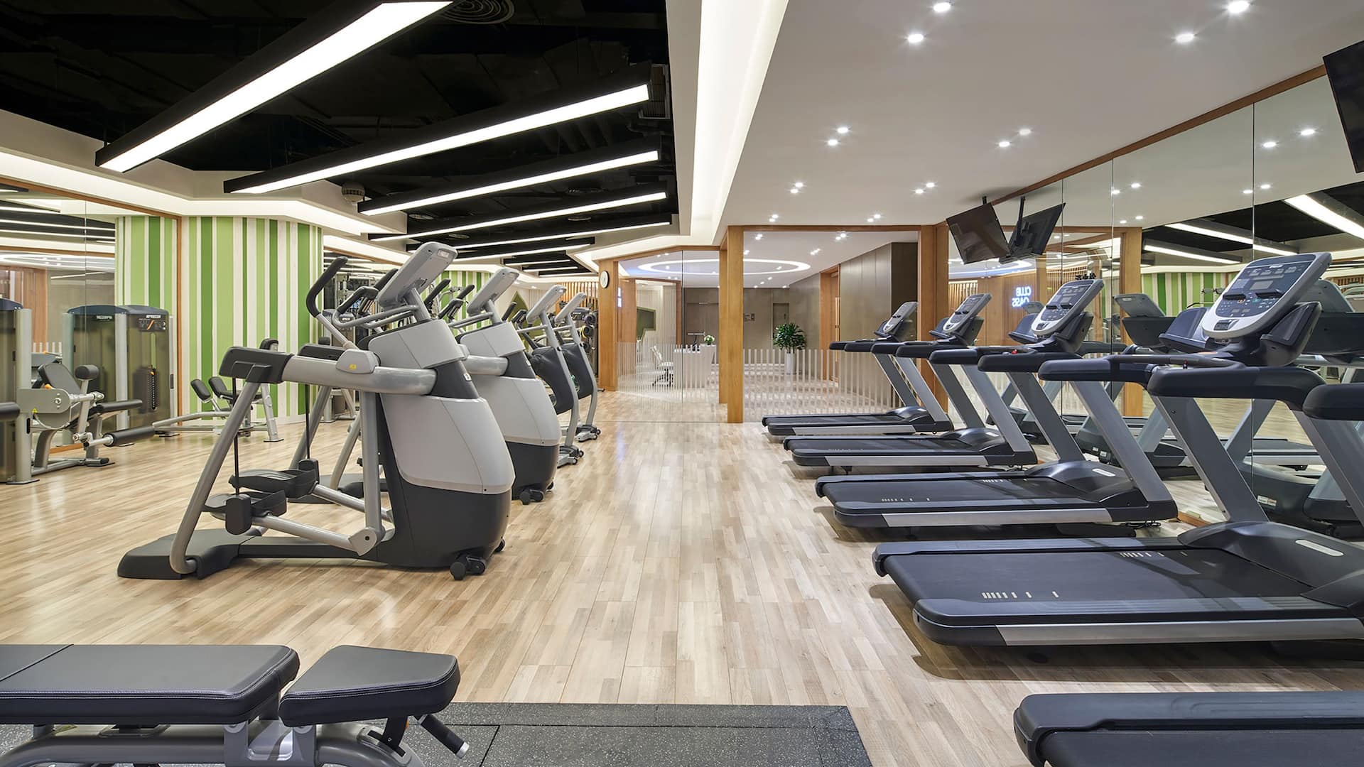 Hyatt Regency Metropolitan Chongqing Fitness Center