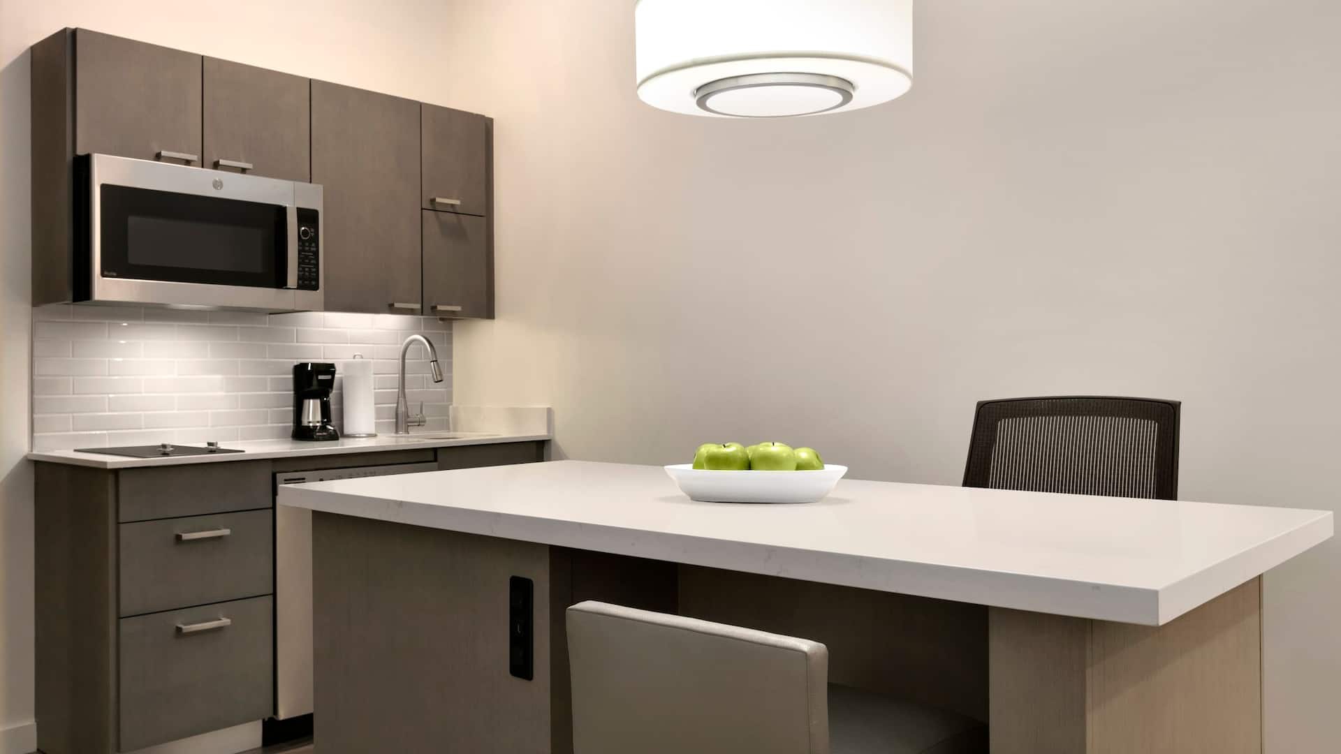 Hyatt House Atlanta / Perimeter Center One King Studio