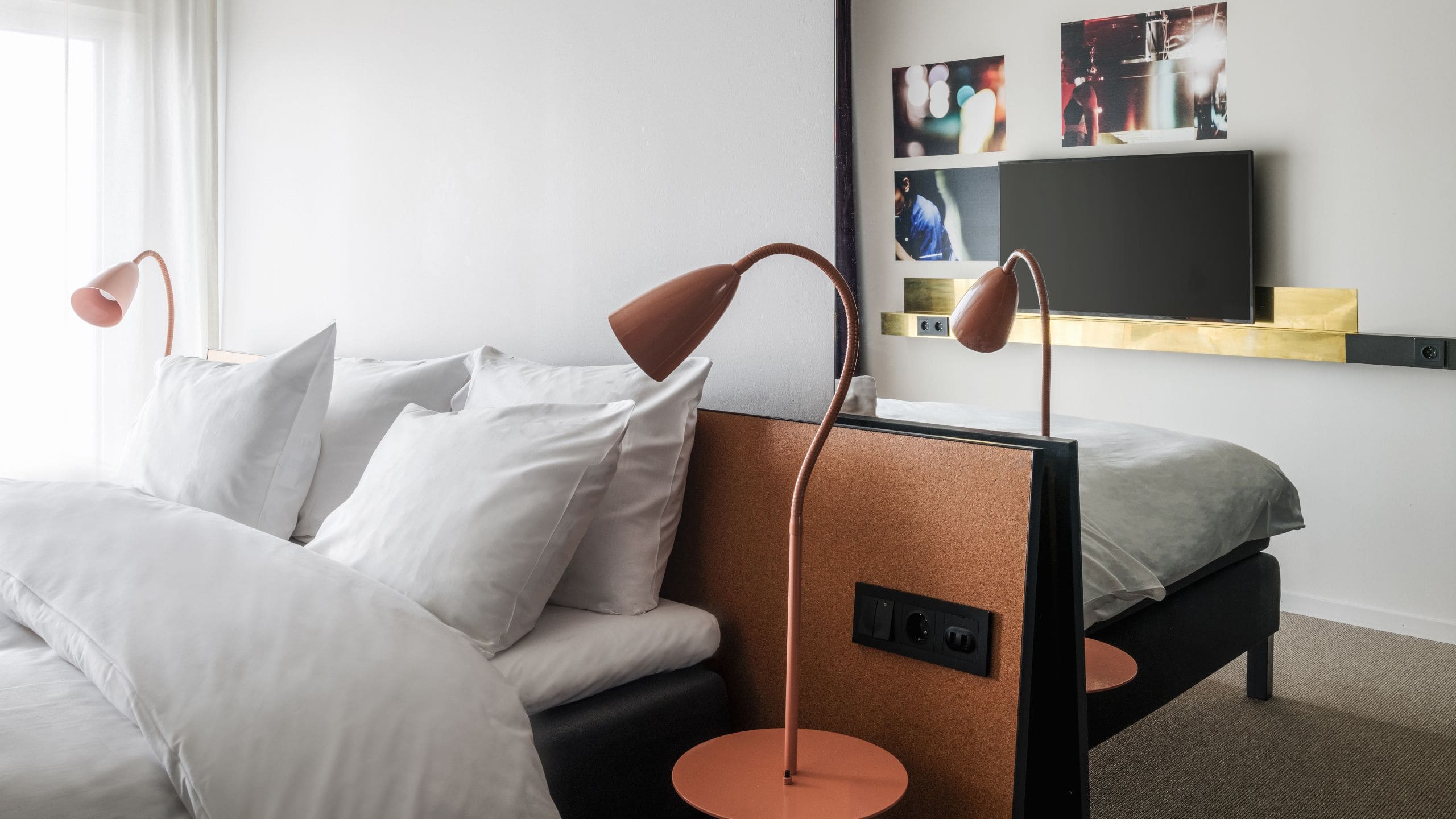 4/5 Story Hotel Studio Malmo Queen City View Guestroom Details