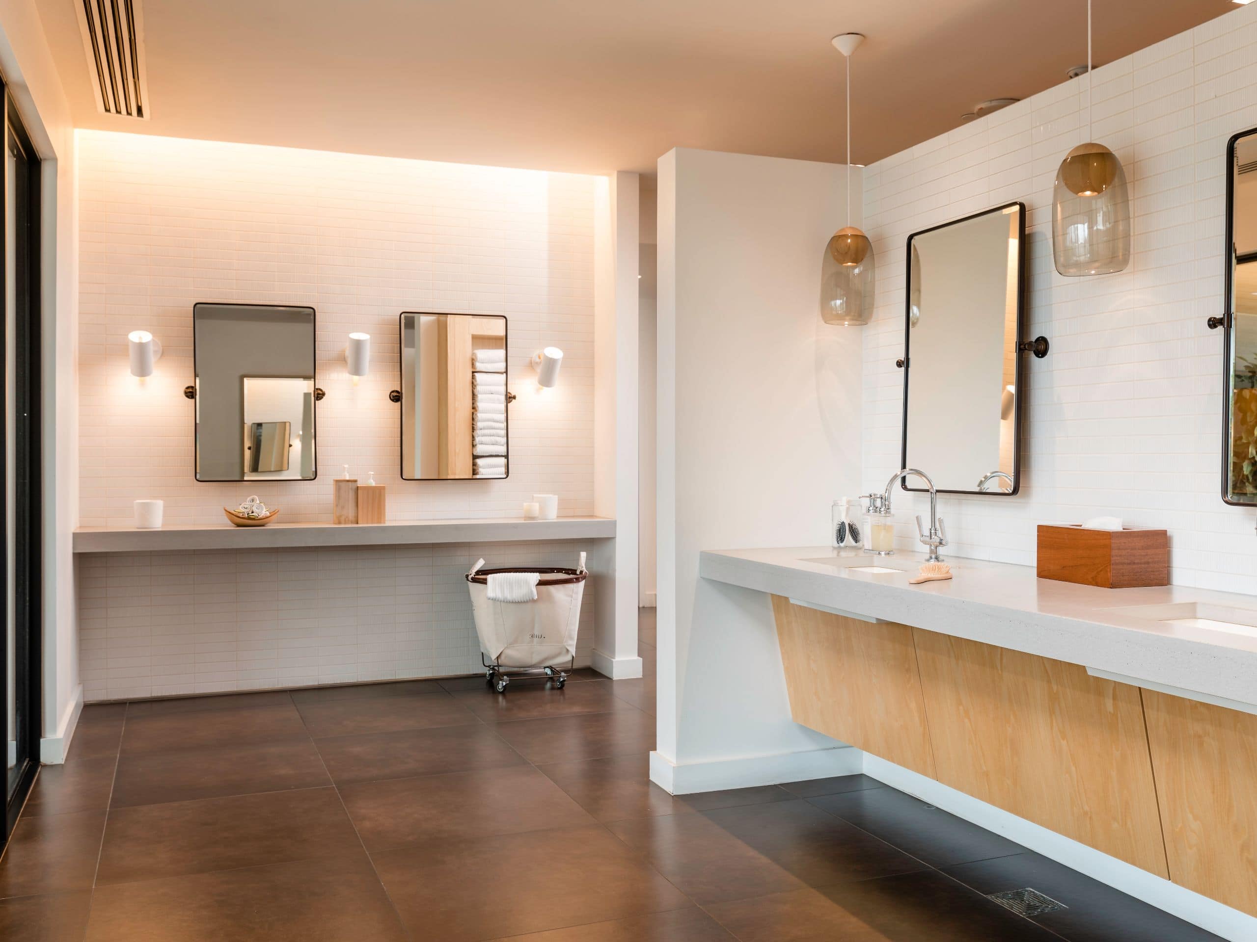 Andaz Scottsdale Resort & Bungalows Spa Locker Room