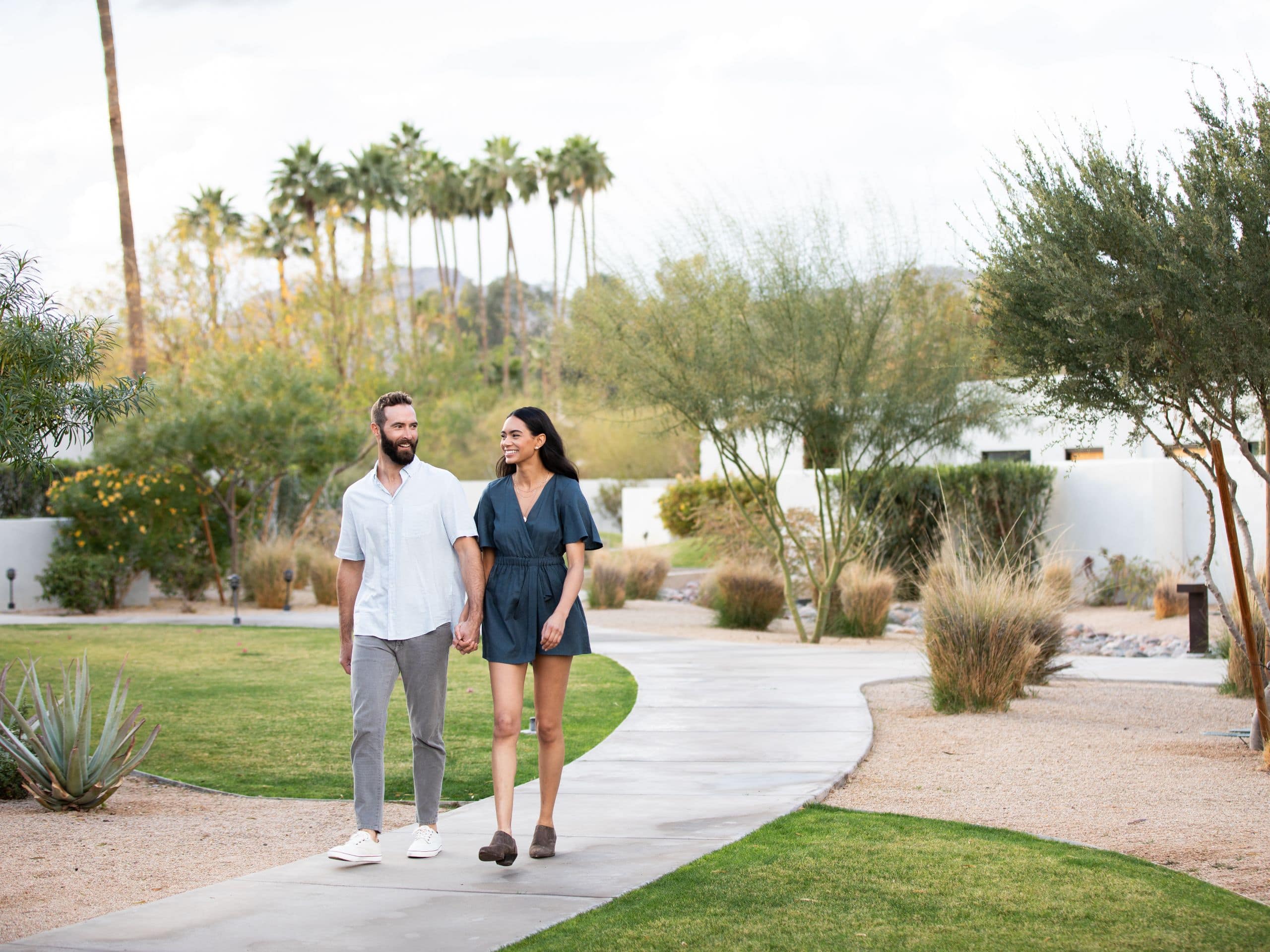 Andaz Scottsdale Resort & Bungalows Couple Meandering