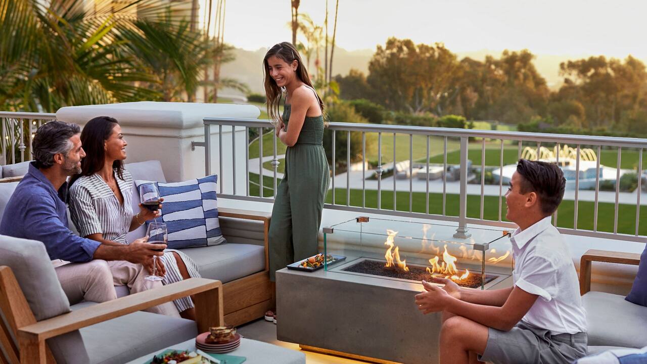 $100 Daily Resort Credit $100 Daily Resort Credit