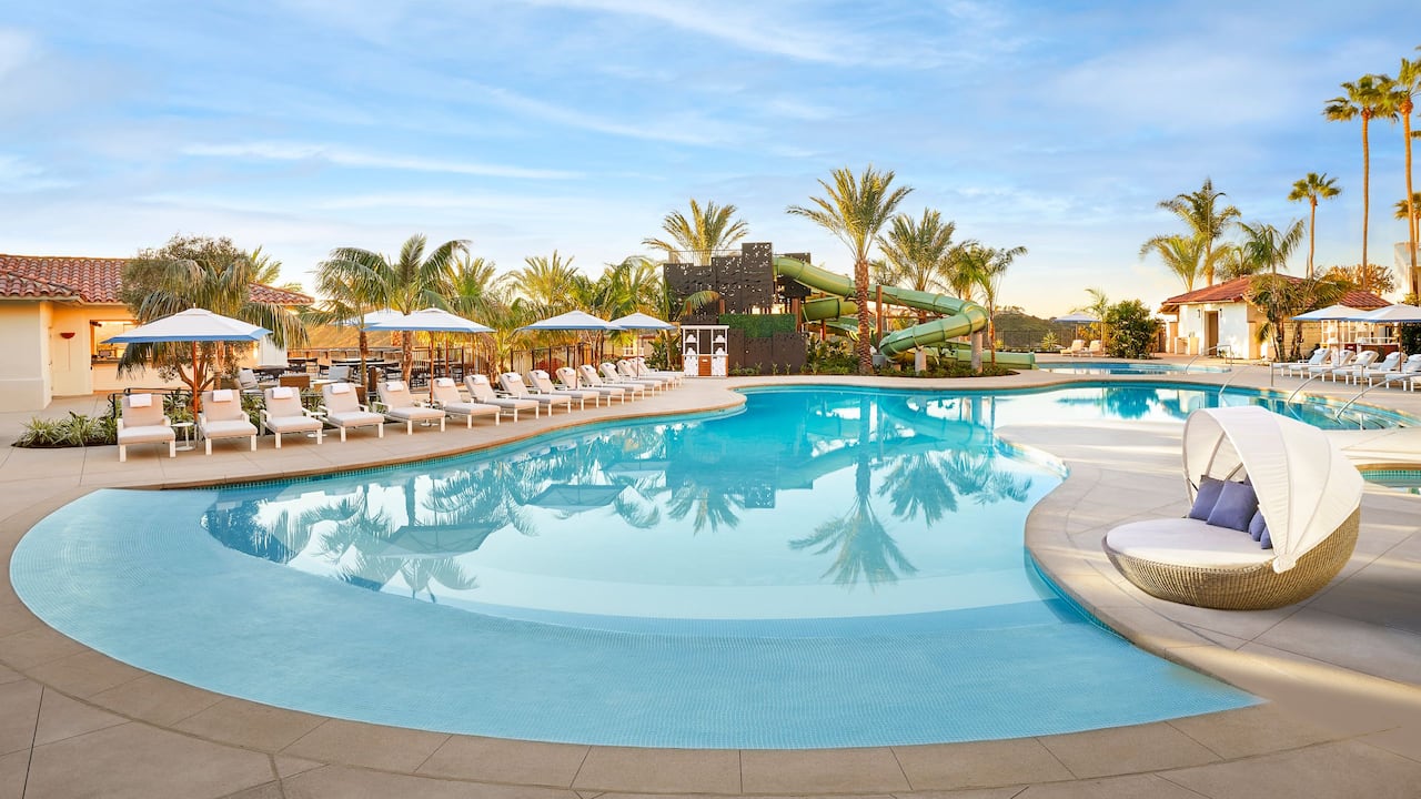 Stay & Play with a Daily $100 Resort Credit Stay & Play with a Daily $100 Resort Credit