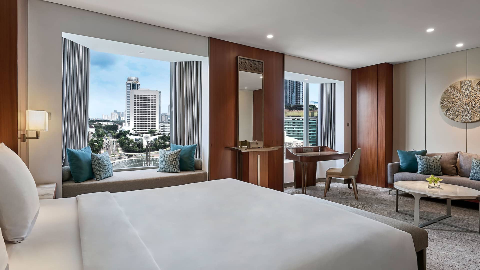 Grand Hyatt Jakarta Grand Deluxe Bedroom City View