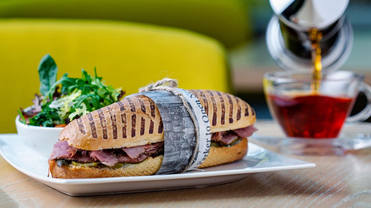 Sky Lounge Sandwich With Tea