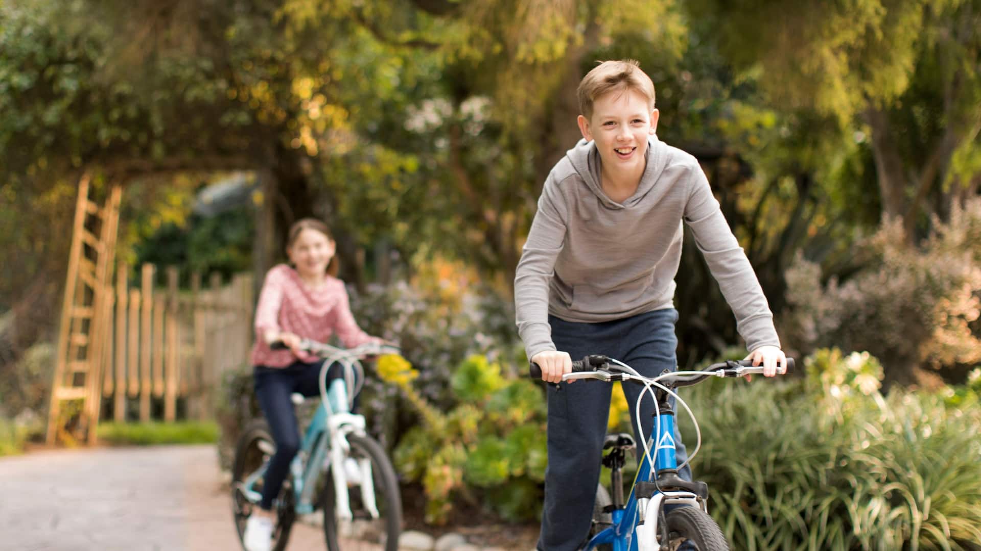 Hyatt Regency Monterey Hotel and Spa on Del Monte Golf Course Lifestyle Bicycling