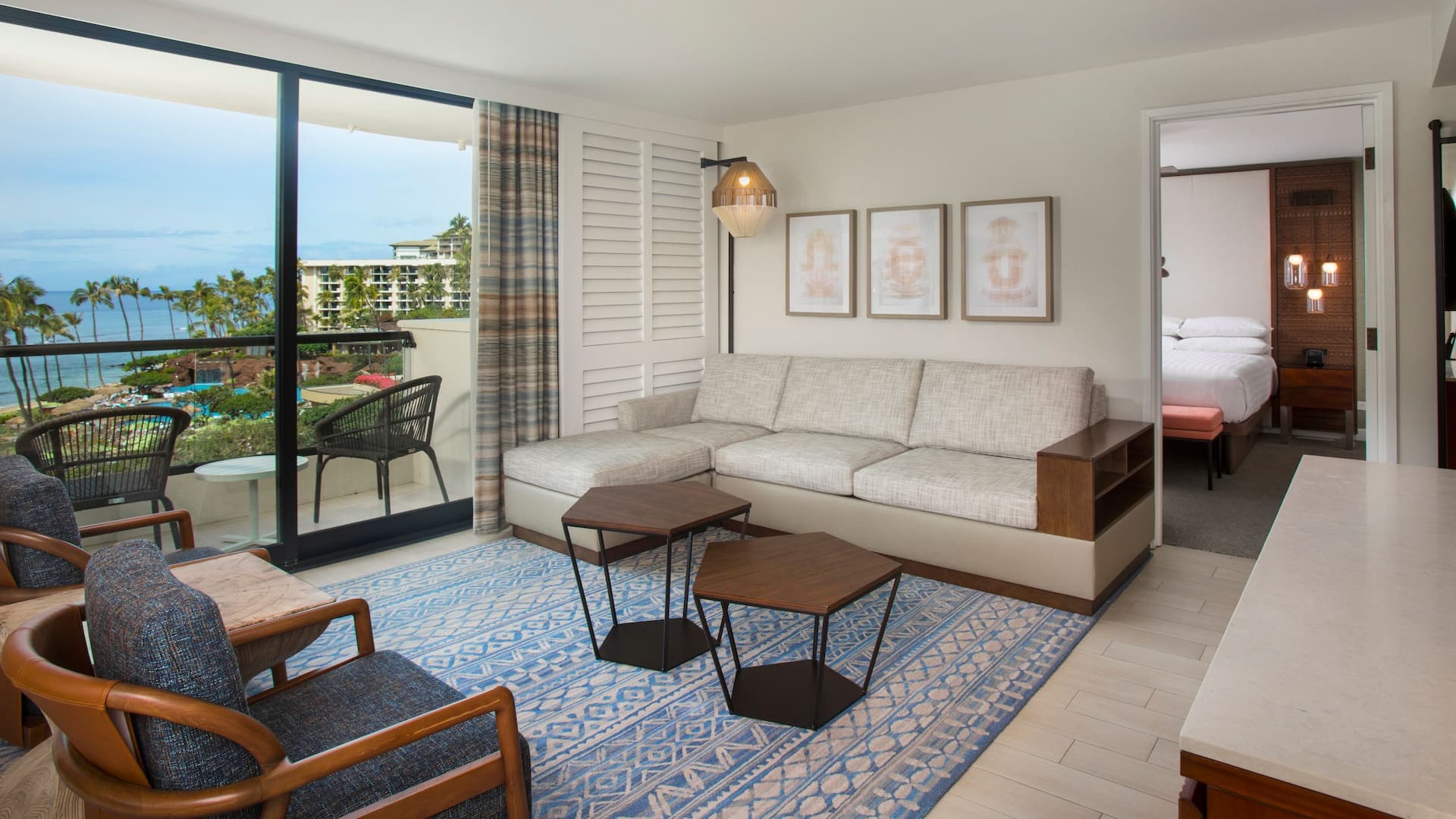2/5 Hyatt Regency Maui Resort and Spa Deluxe Ocean Suite Living Room