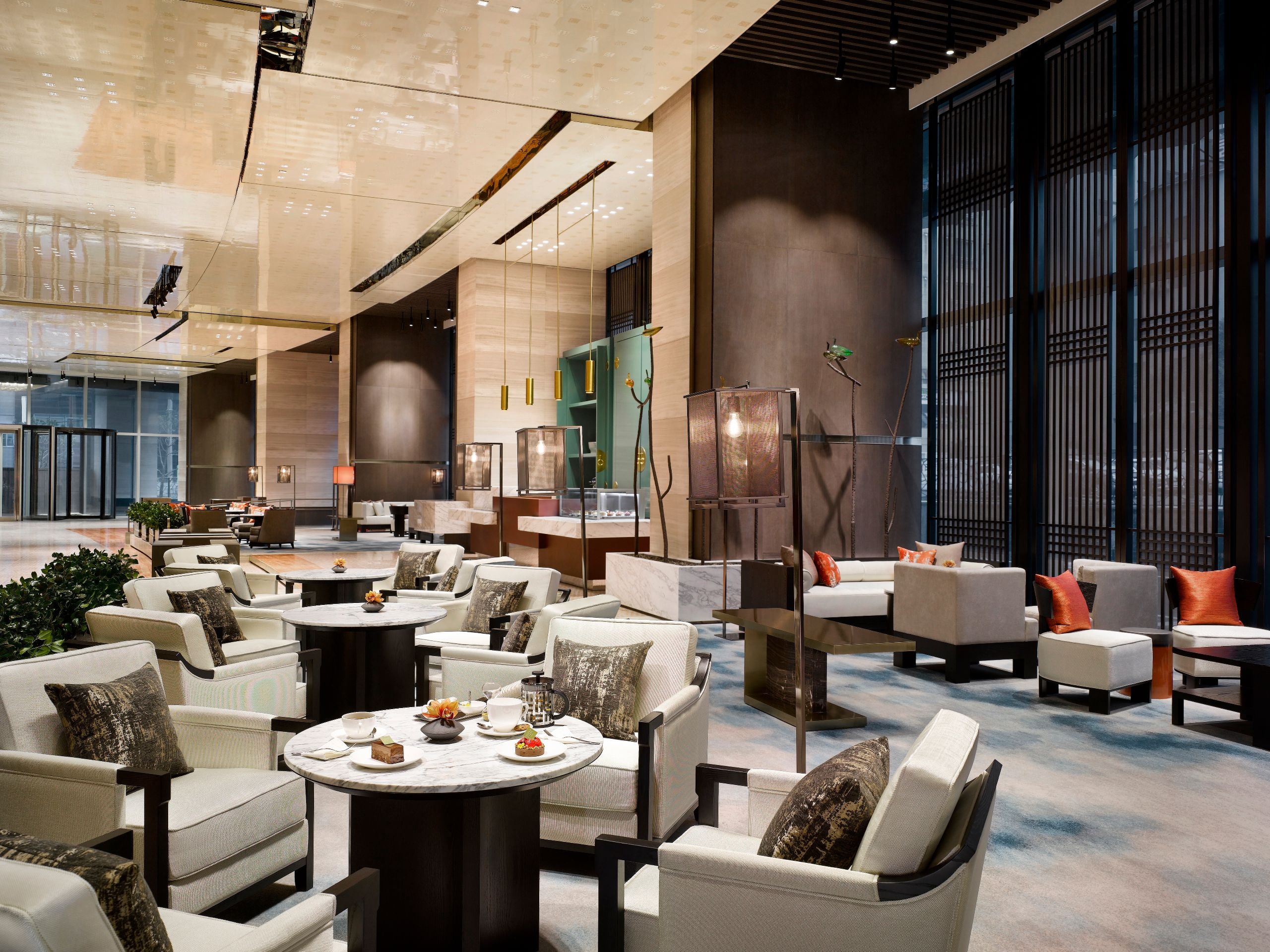 https://assets.hyatt.com/content/dam/hyatt/hyattdam/images/2021/03/05/2011/CJUGH-P074-Gallery-Lounge-Main.jpg/CJUGH-P074-Gallery-Lounge-Main.4x3.jpg