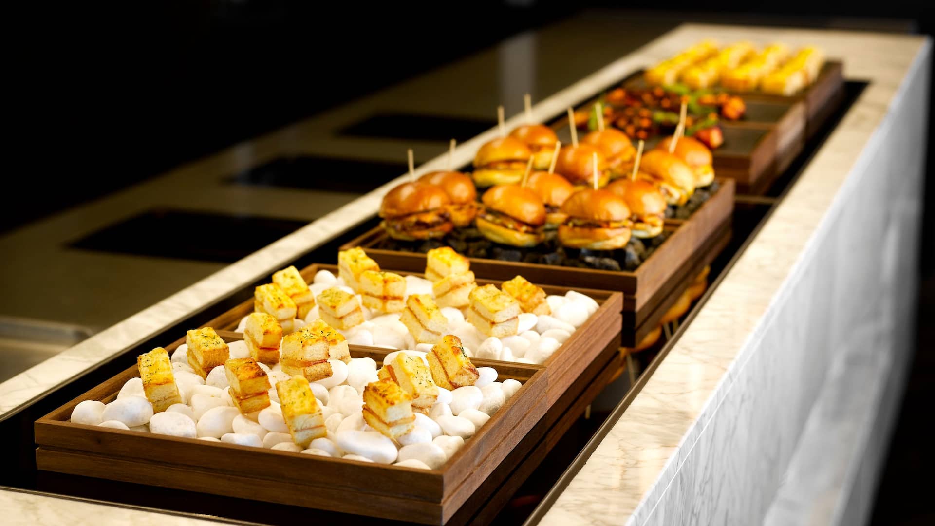 5 de 6 Grand Hyatt Jeju Grand Club Light Bites Selection