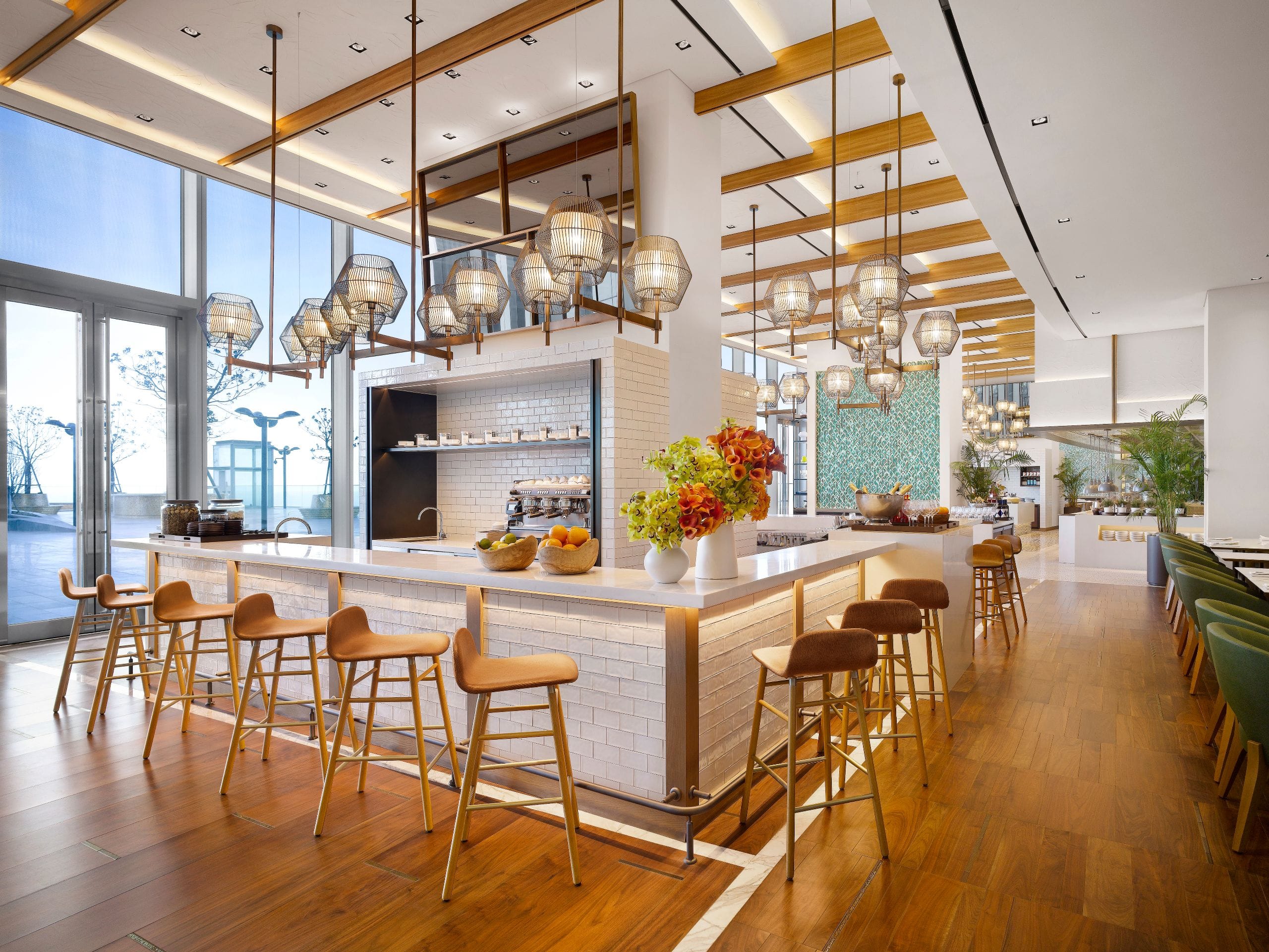 https://assets.hyatt.com/content/dam/hyatt/hyattdam/images/2021/03/08/0227/CJUGH-P162-Cafe8-Interior.jpg/CJUGH-P162-Cafe8-Interior.4x3.jpg