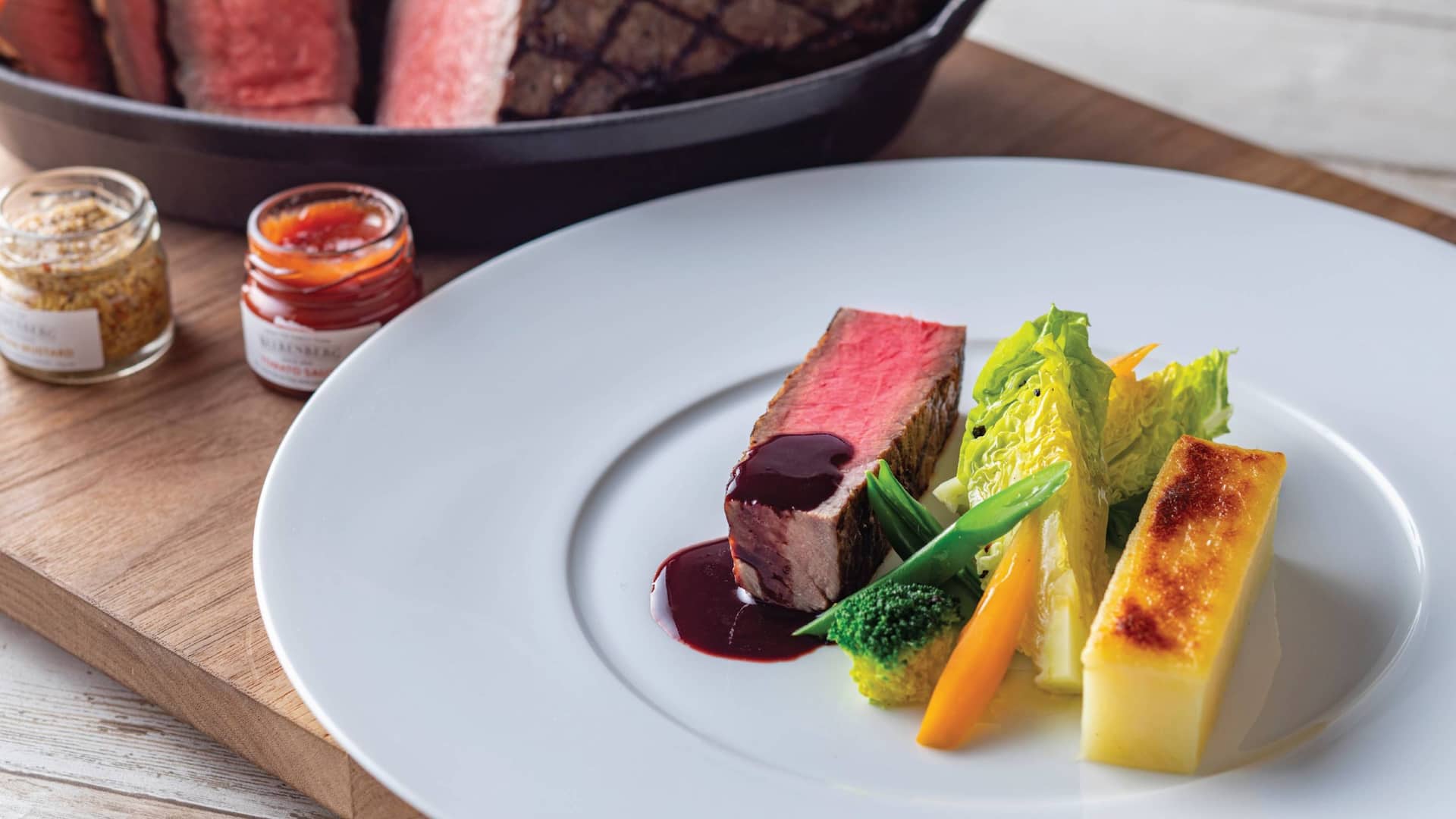 Hyatt Regency Tokyo Bay The Garden Lunch Steak with Vegetables