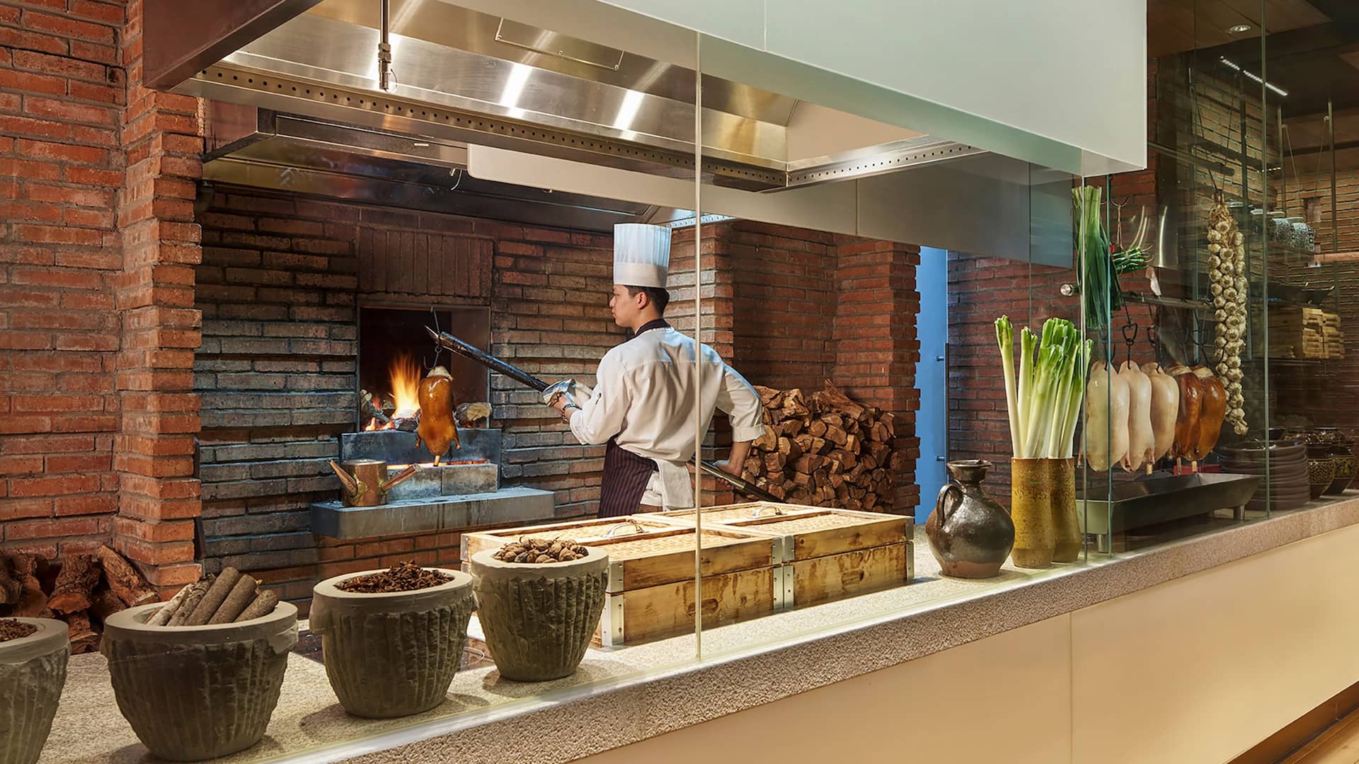 Hyatt Regency Metropolitan Chongqing Made in China Chinese Restaurant Duck Oven