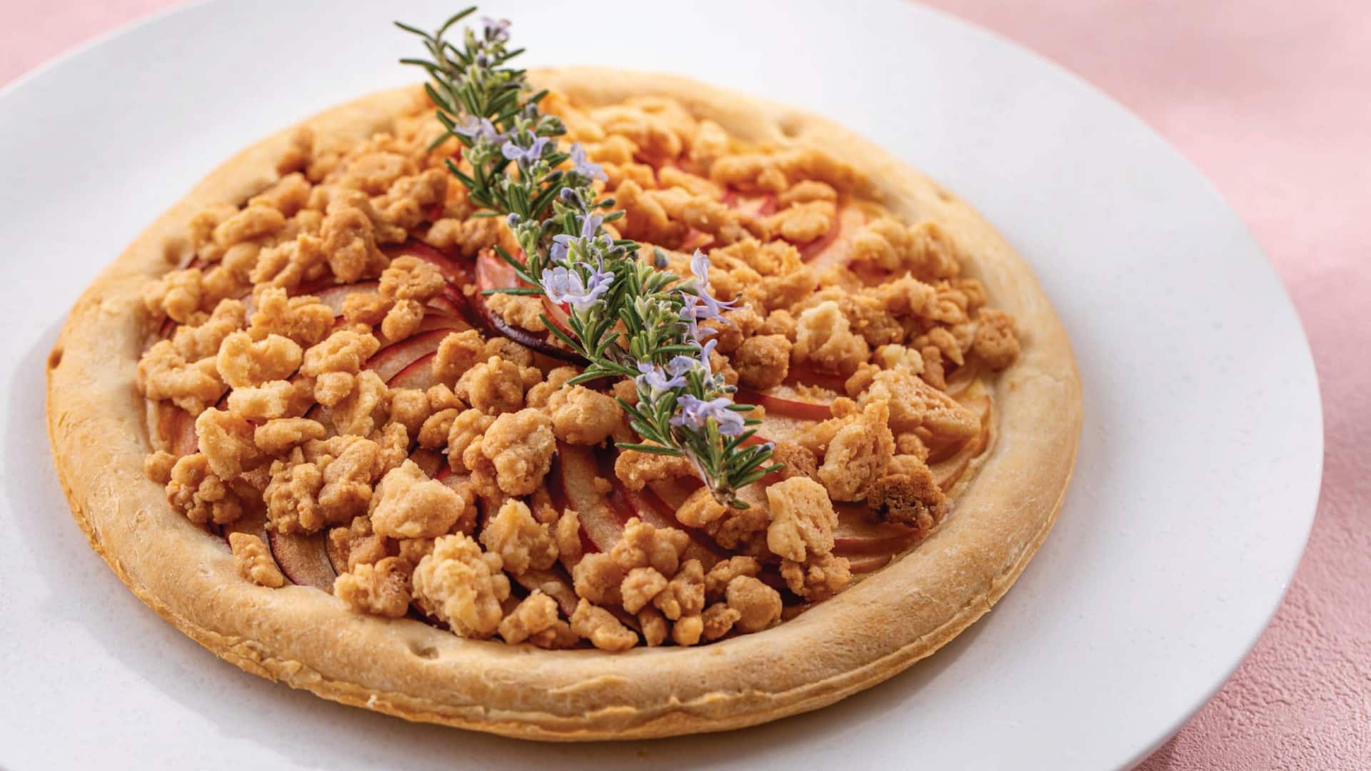 Hyatt Regency Tokyo Bay Garden Teatime Apple Pizza with Herb