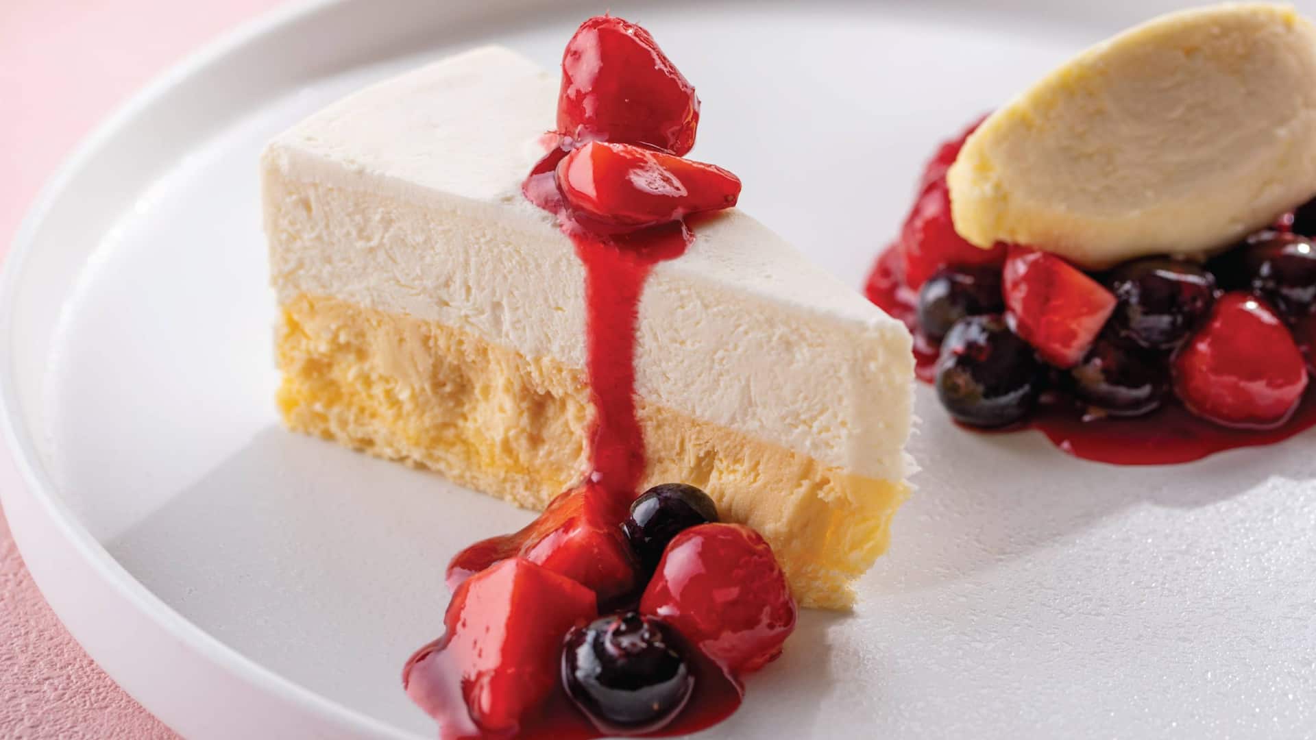 Hyatt Regency Tokyo Bay Garden Teatime Cheesecake with Strawberry