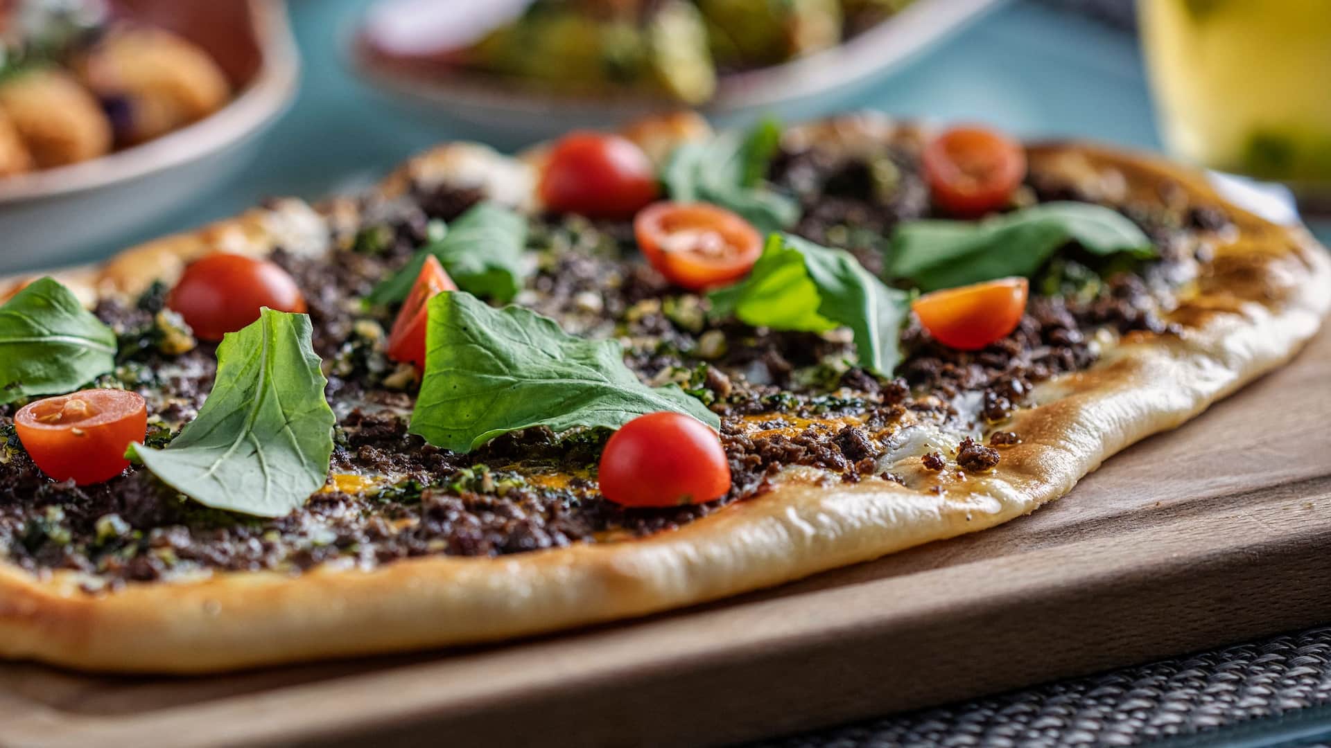 Hyatt Regency Oryx Doha Al Nafourah Garden Flatbread Zatar