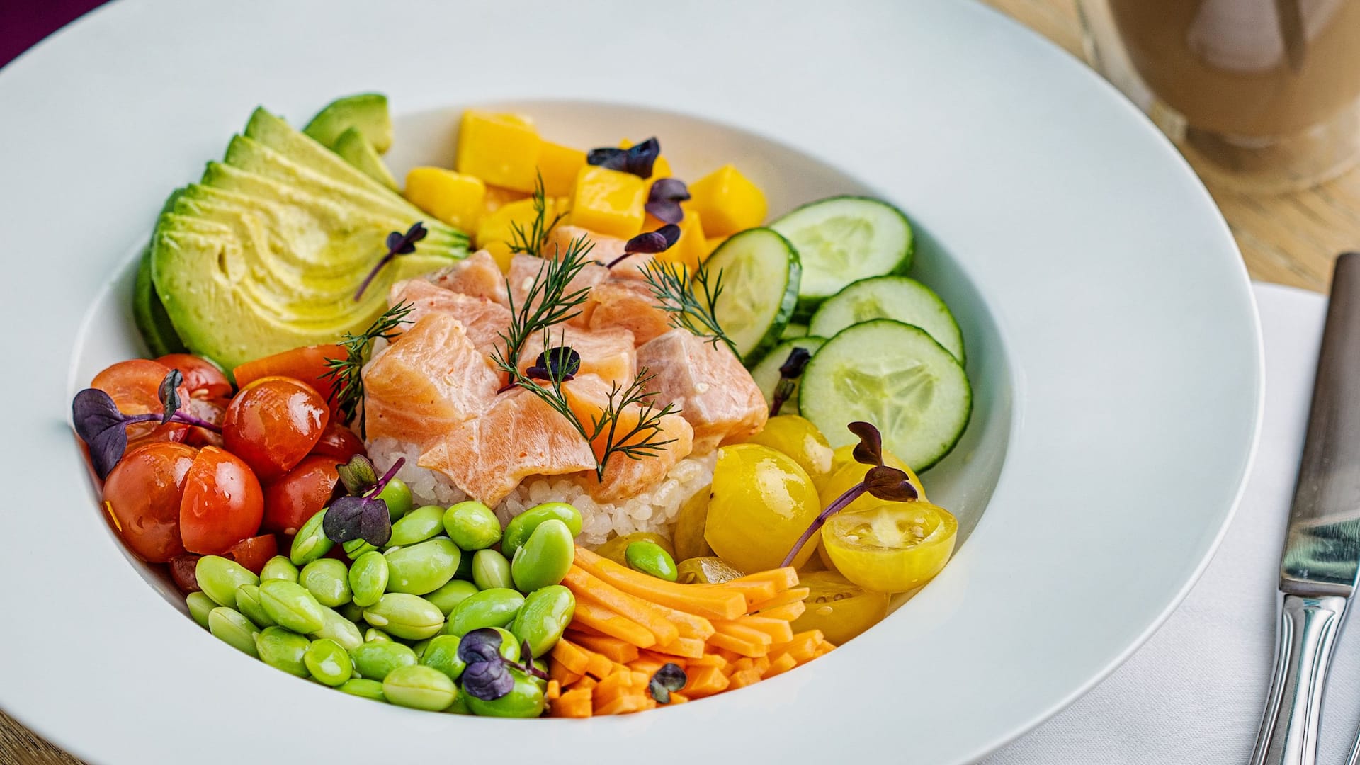 Hyatt Regency Oryx Doha Sky Lounge Healthy Poke Salad