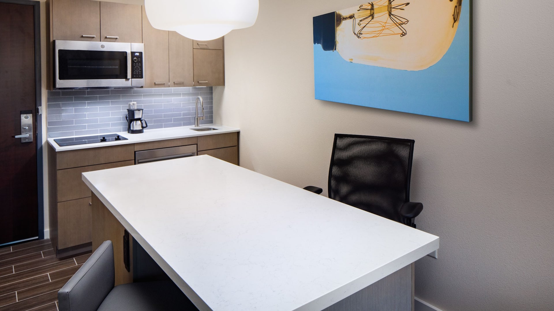 Hyatt House Tallahassee Capitol - University Kitchen Studio