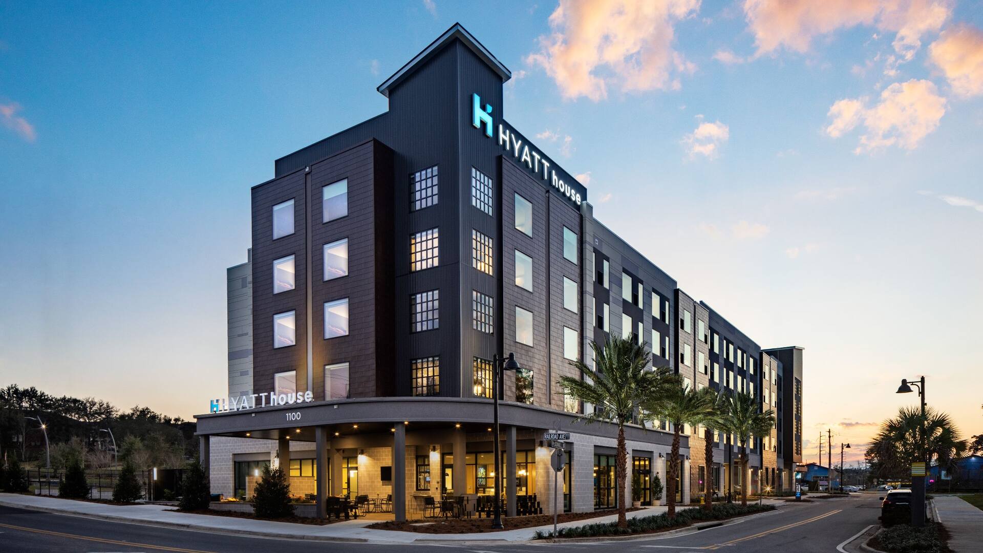 Hyatt House Tallahassee Capitol - University Exterior Night