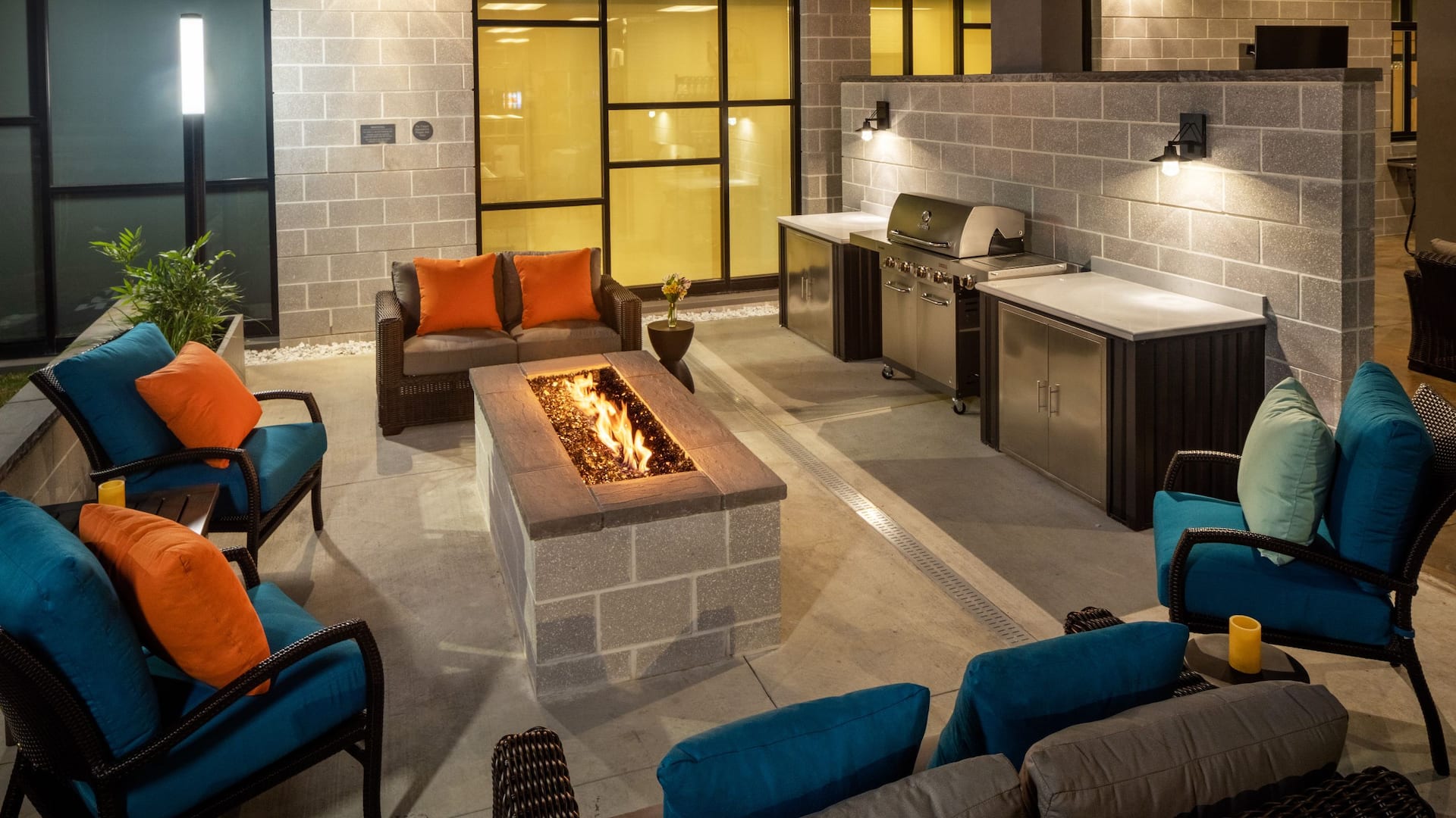 Hyatt House Tallahassee Capitol - University Patio Firepit
