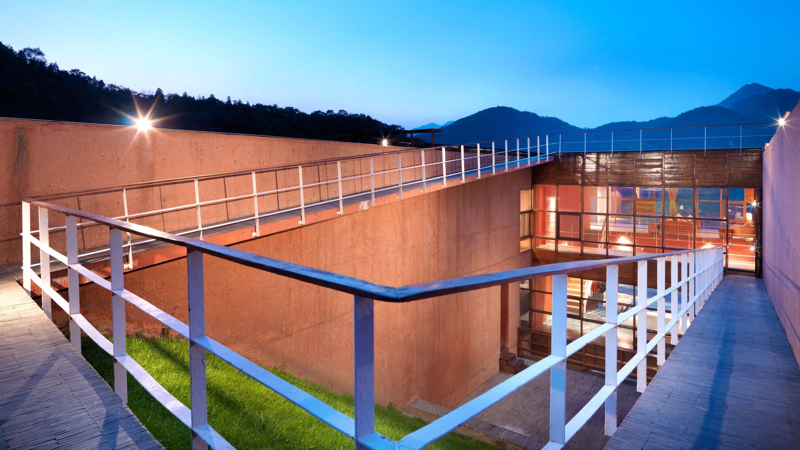 1 of 1 Commune By The Great Wall Cantilever House Rooftop