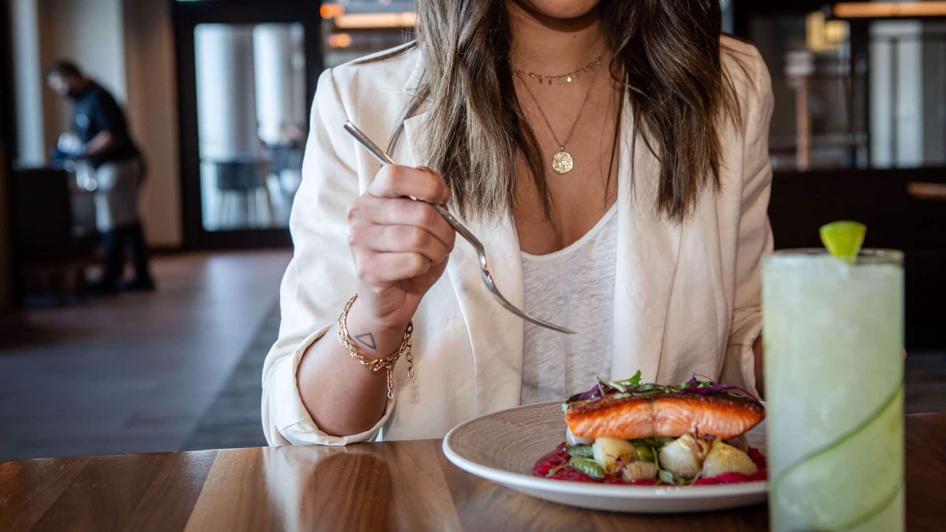 Hyatt Regency Lake Washington at Seattle's Southport Dining Salmon