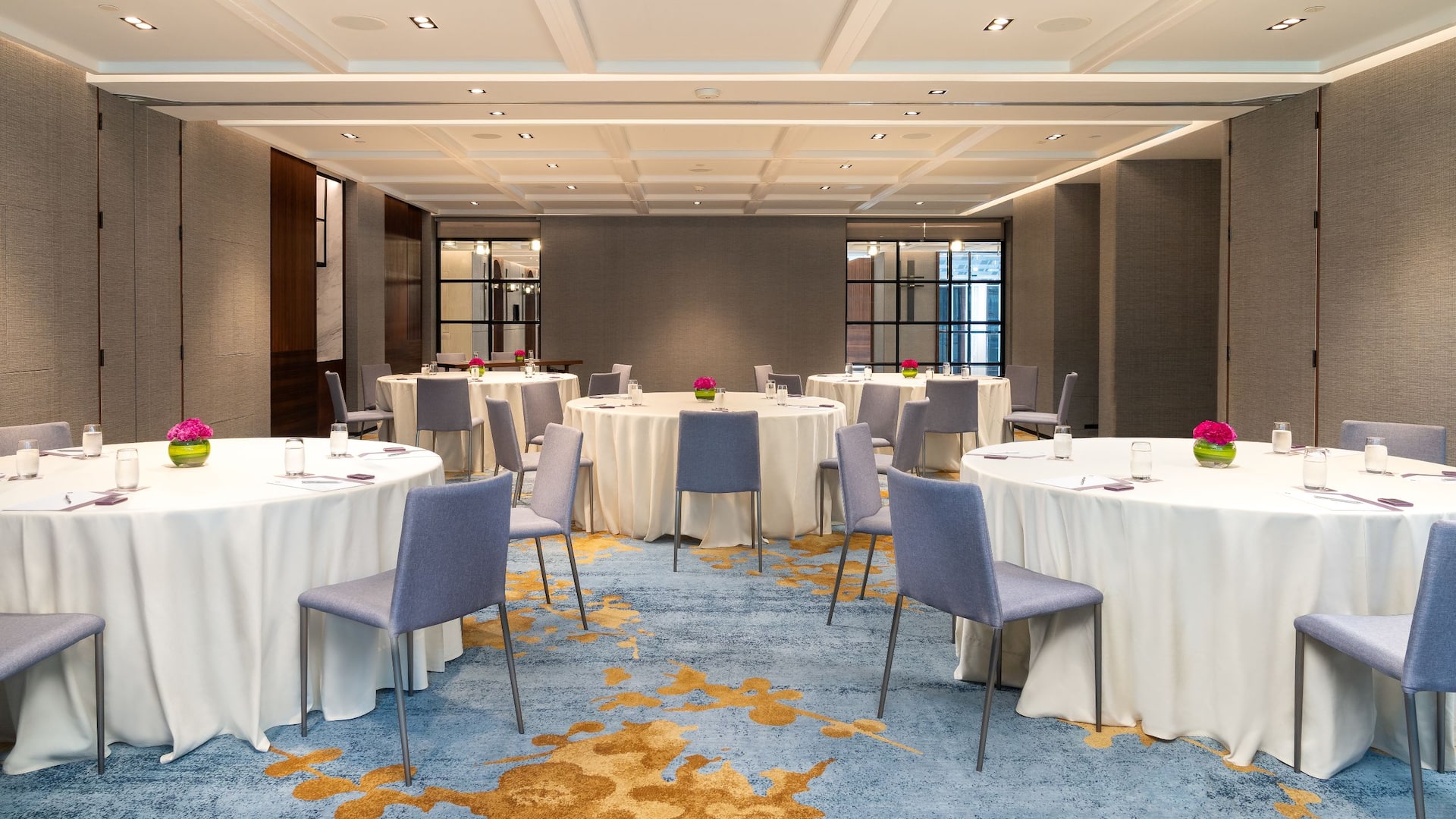 Hyatt Regency Phnom Penh Meeting Suite Rounds Setup