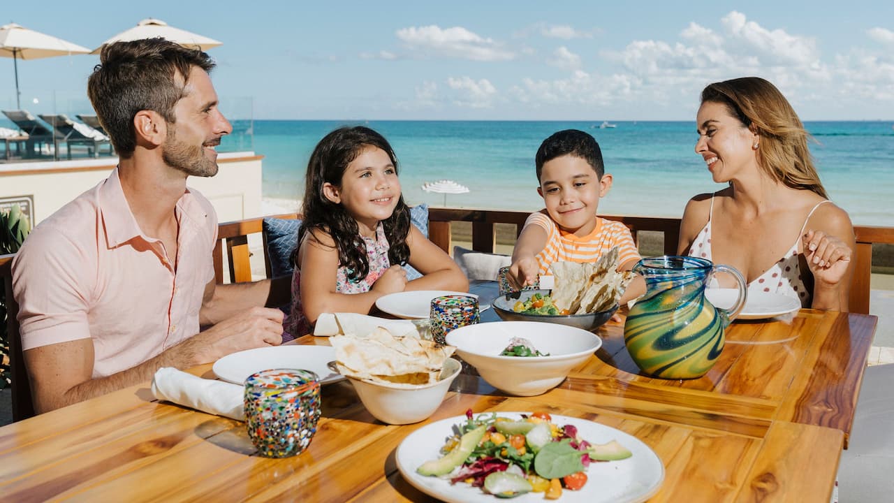 Food Family Restaurant La Cocina