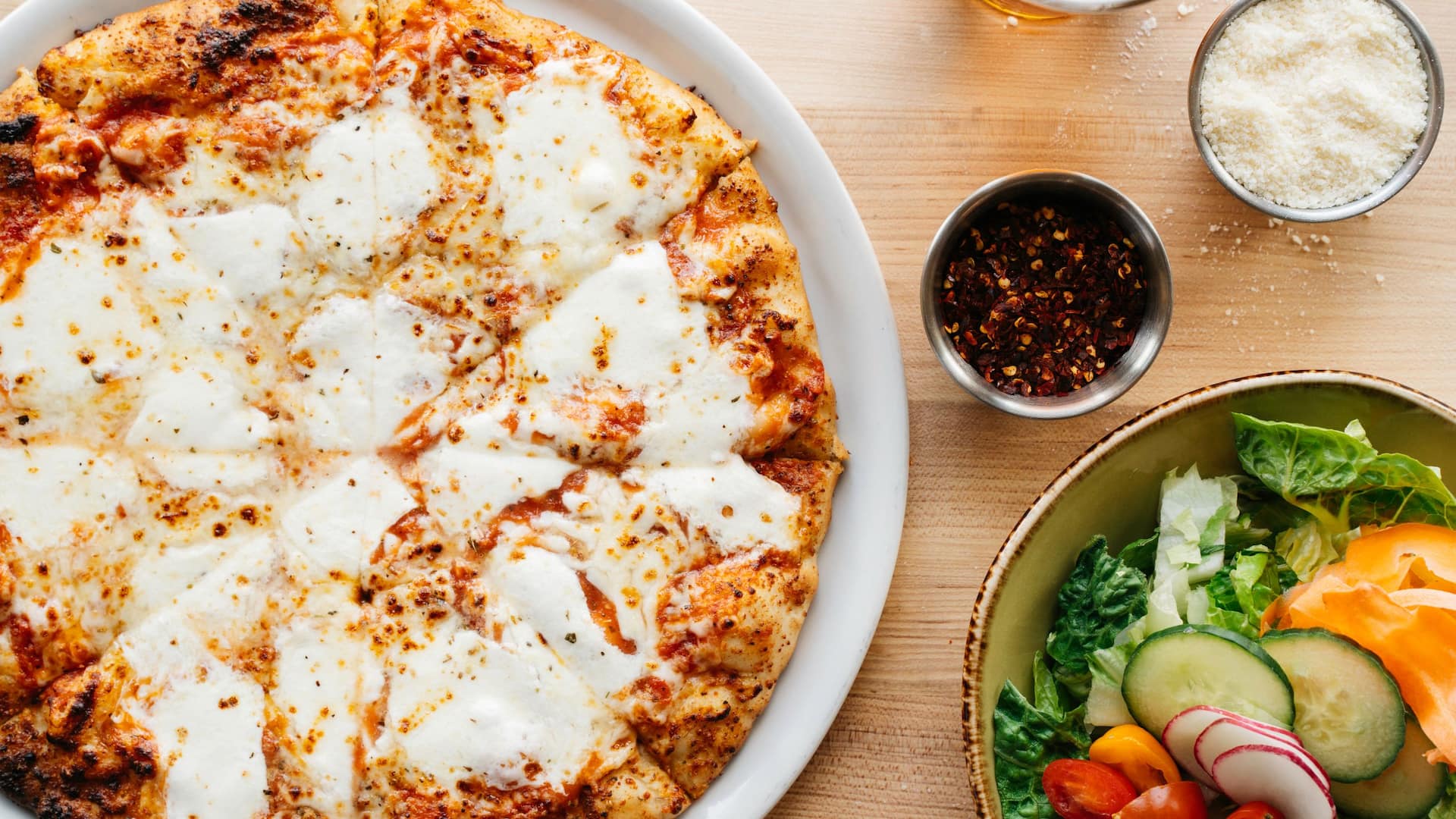 Hyatt Regency Orlando International Airport Mccoys Pizza Cheese