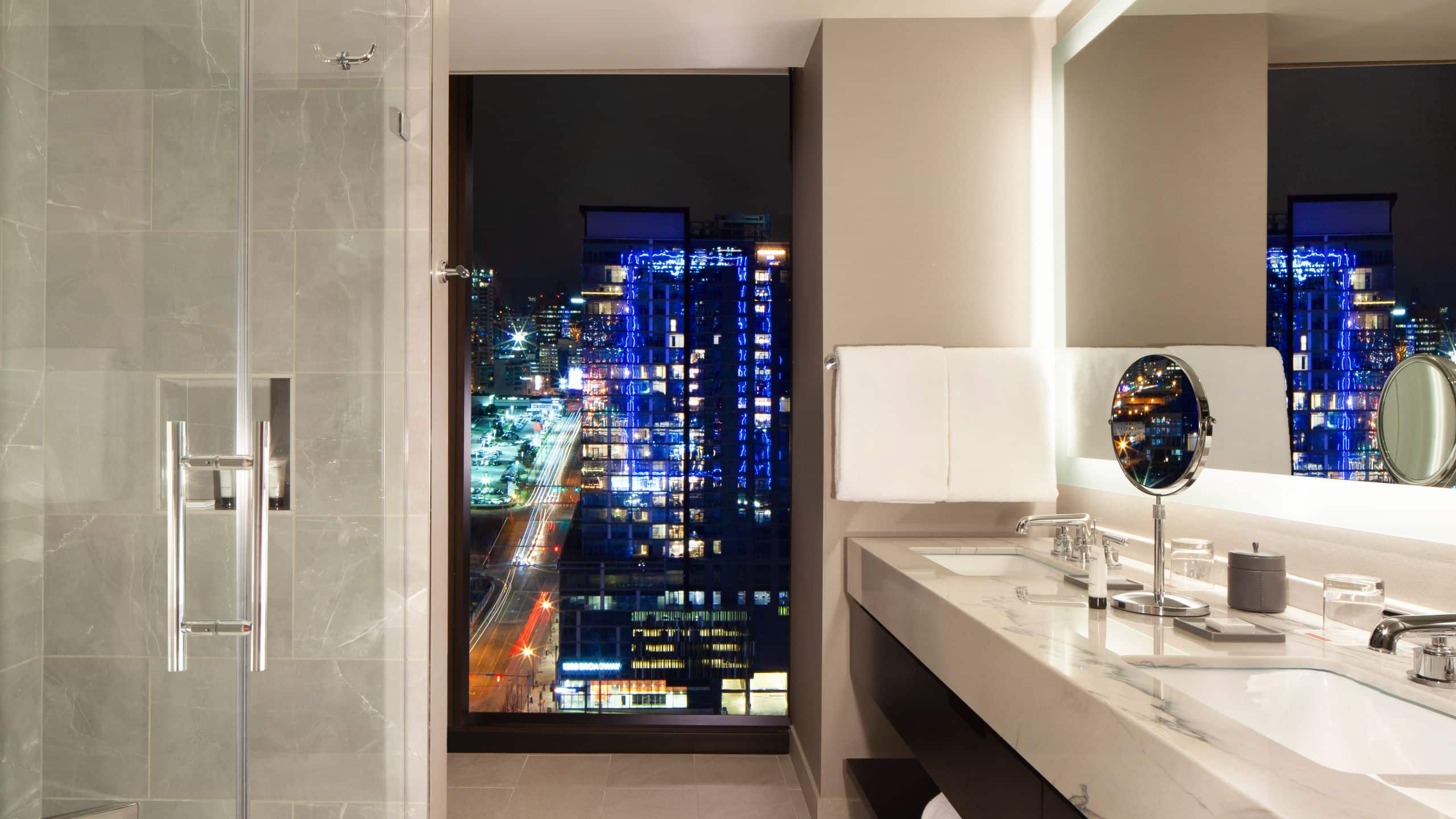 Grand Hyatt Nashville Grand Corner Suite Bathroom