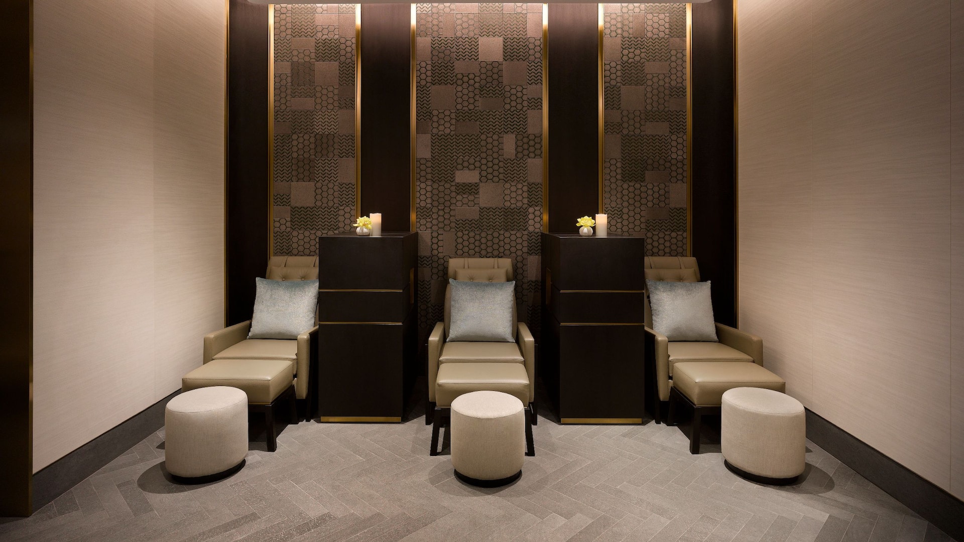 Grand Hyatt Jeju Rosebay Spa Relaxation Room