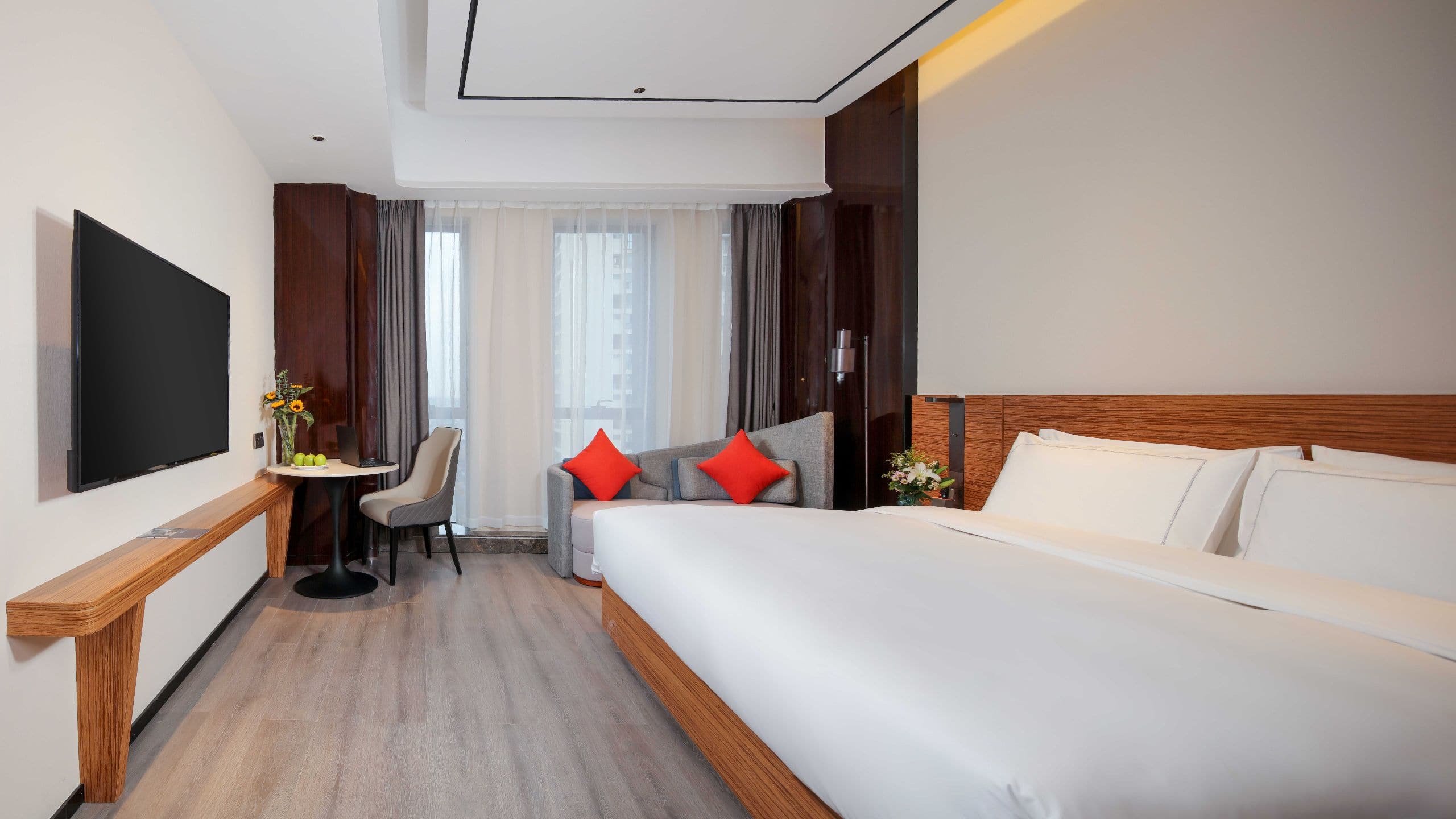 UrCove Chengdu City Center Executive Grand King Guestroom