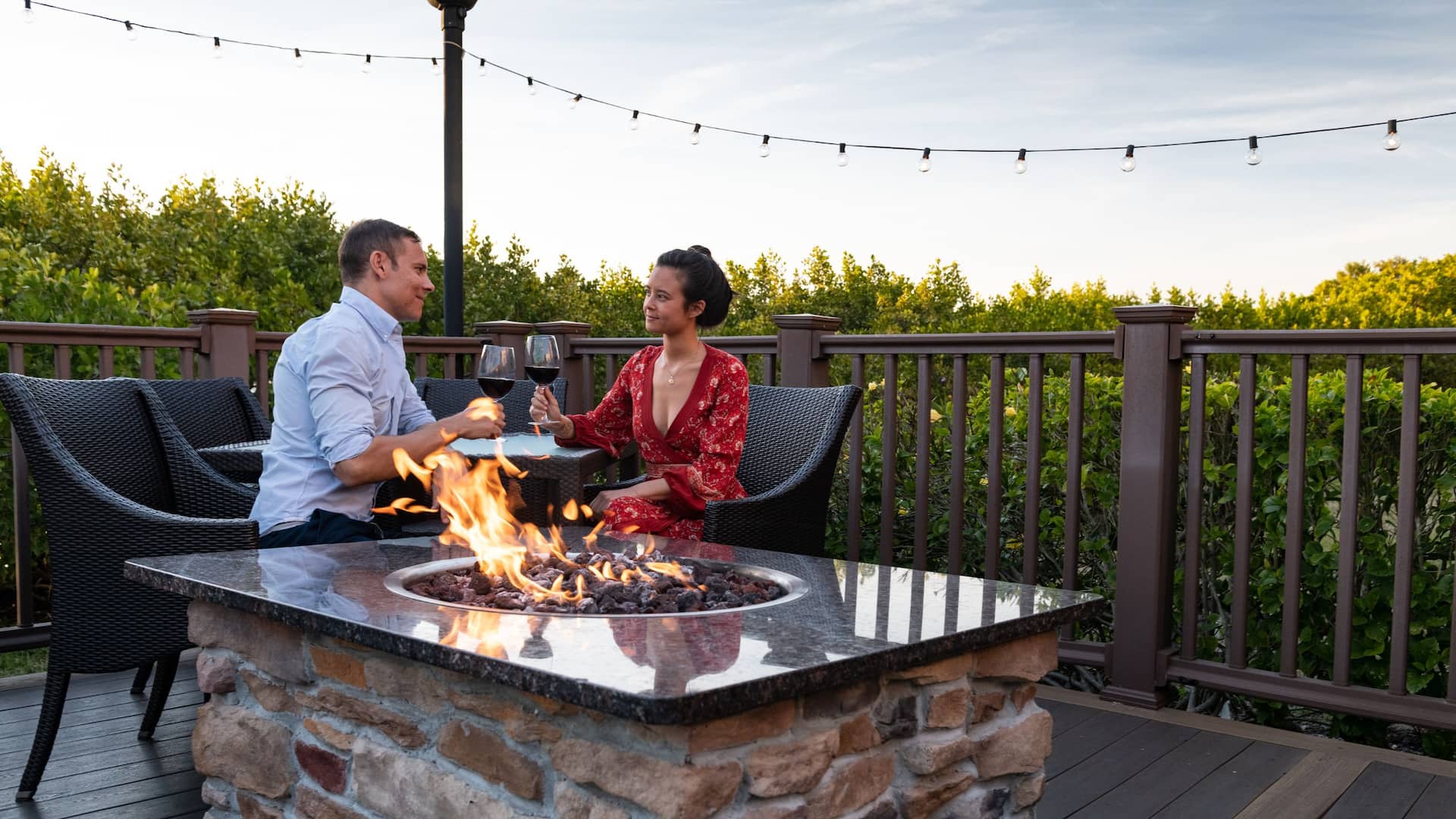 Grand Hyatt Tampa Bay Couple Oystercatchers Firepit